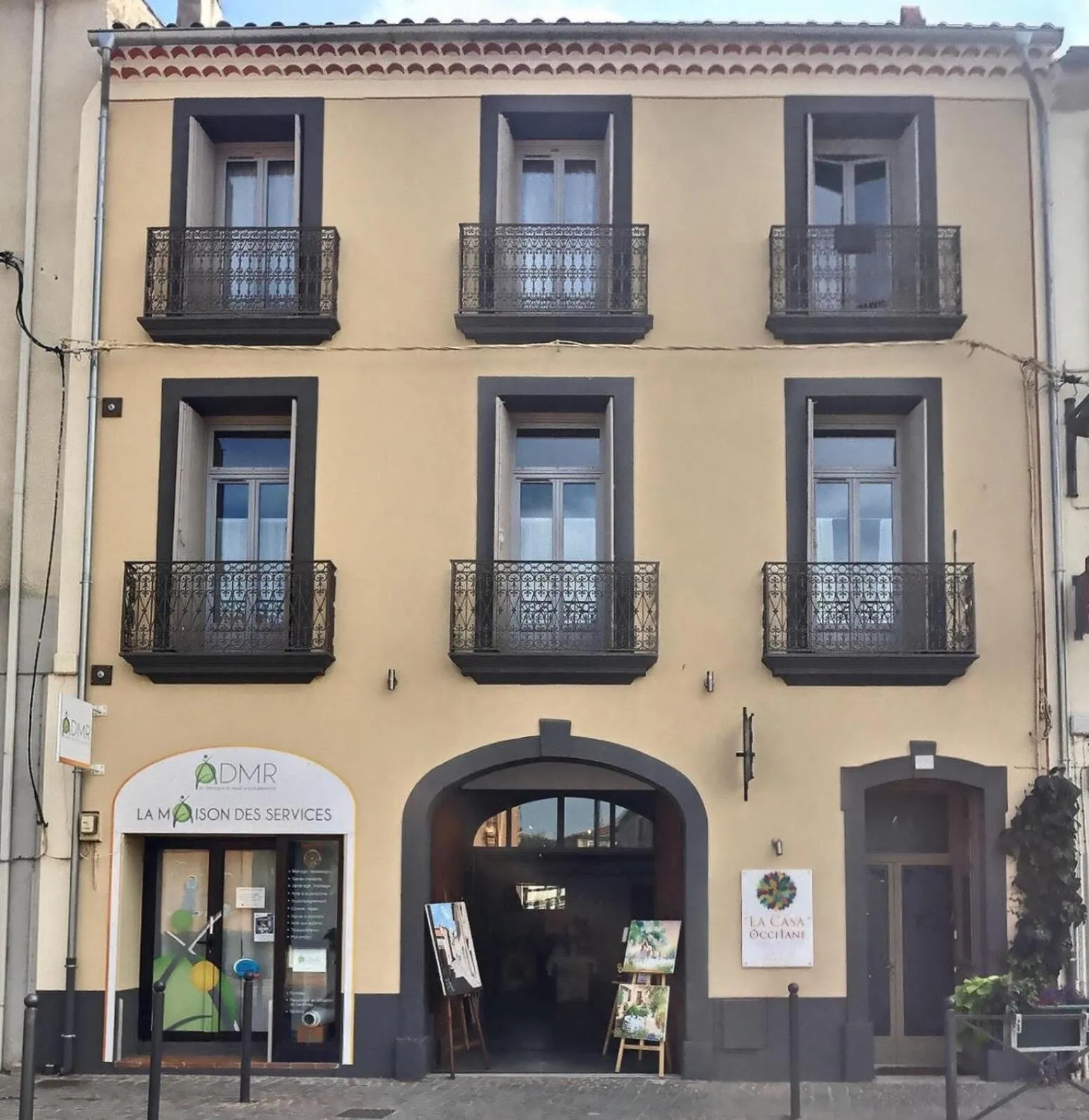 Property building in La Casa Occitane