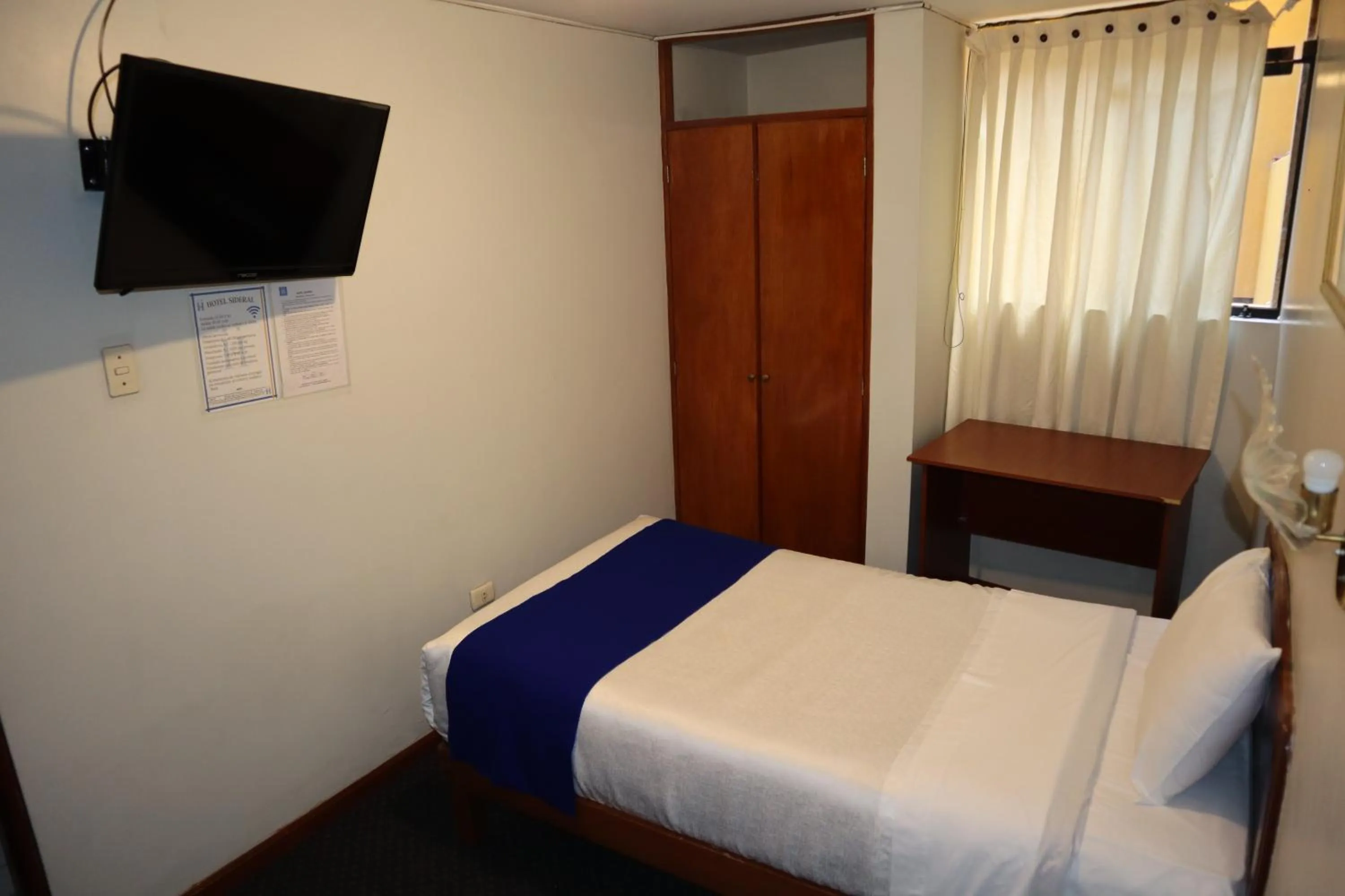 Photo of the whole room, Bed in Hotel Sideral AQP