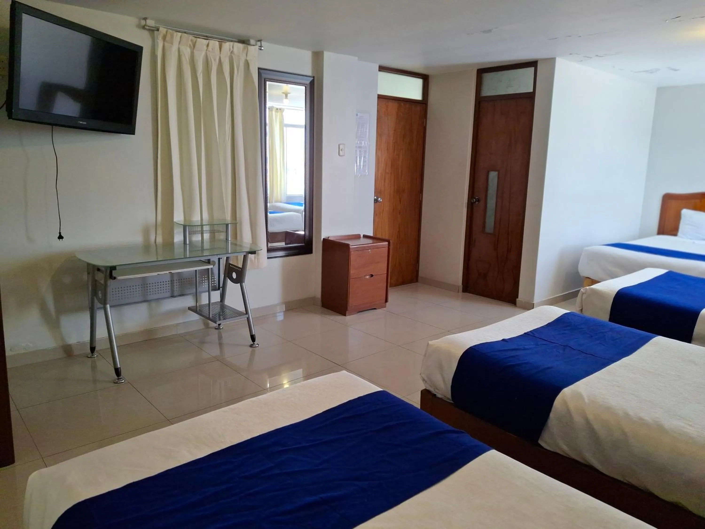 Photo of the whole room, Bed in Hotel Sideral AQP