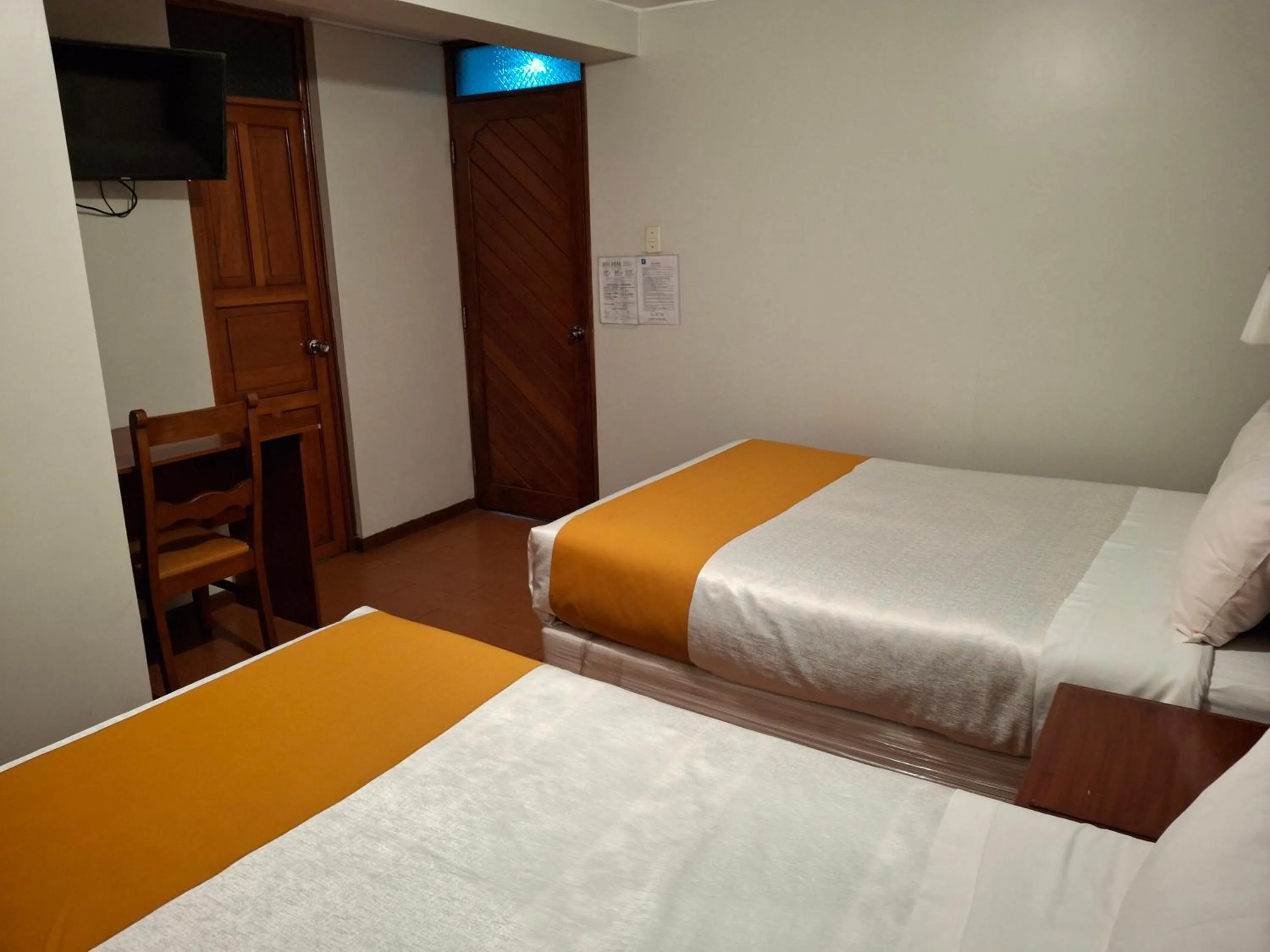 Photo of the whole room, Bed in Hotel Sideral AQP