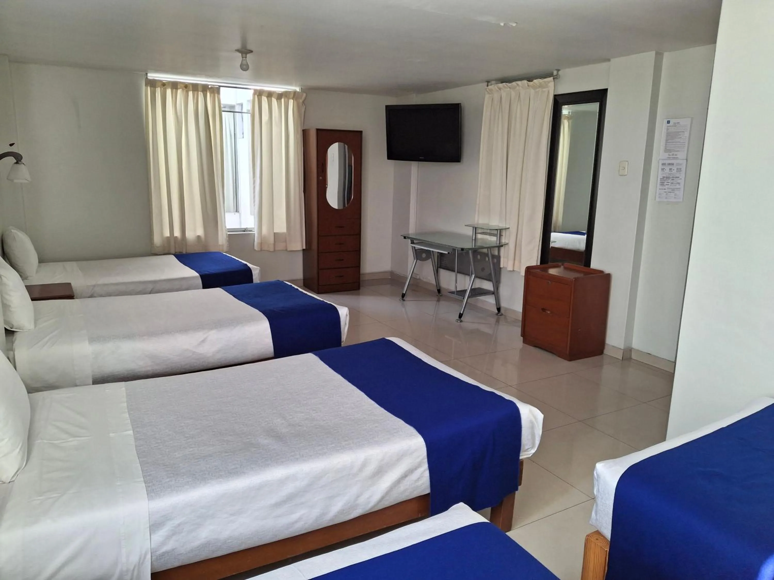 Photo of the whole room, Bed in Hotel Sideral AQP