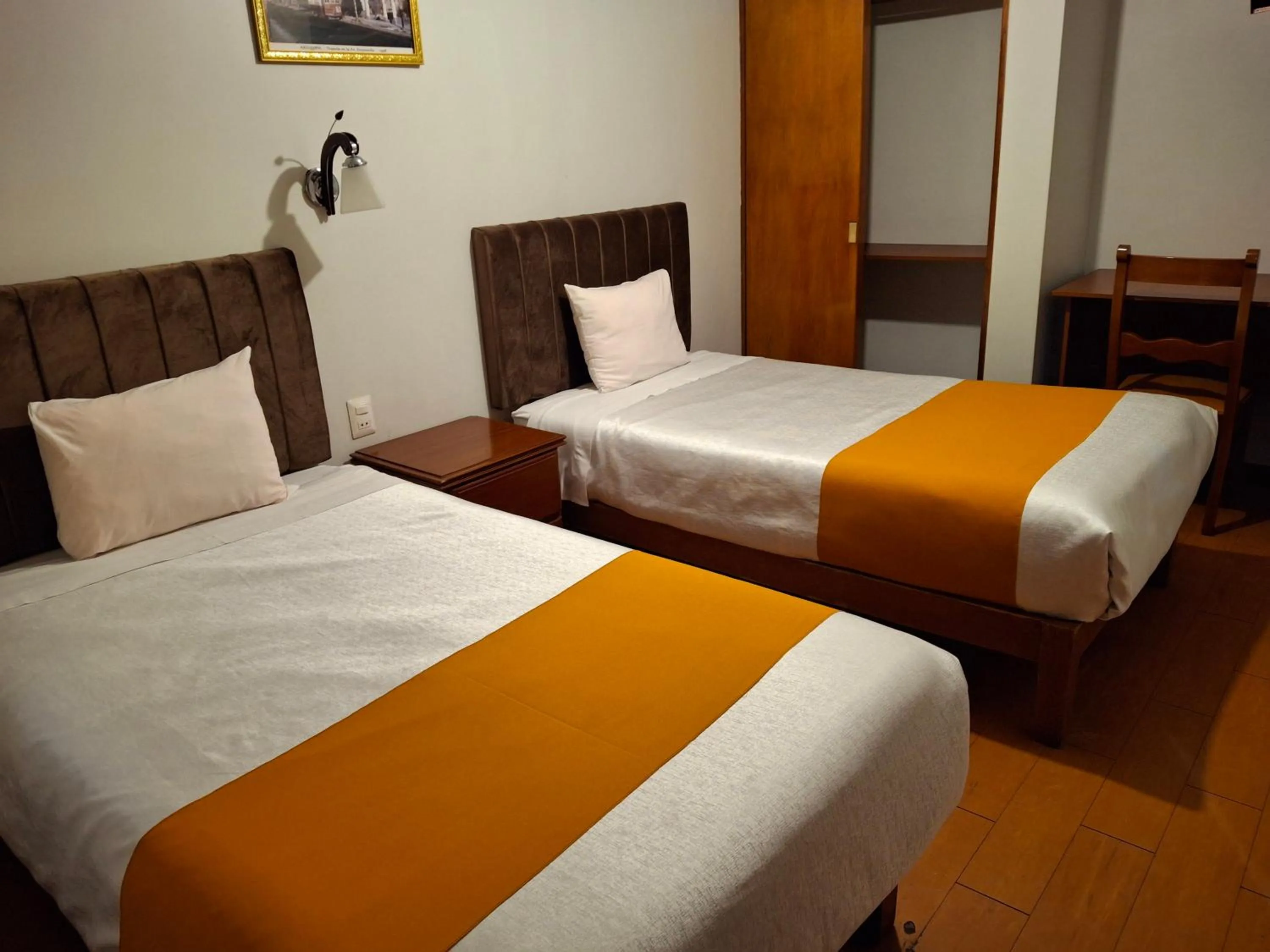 Photo of the whole room, Bed in Hotel Sideral AQP