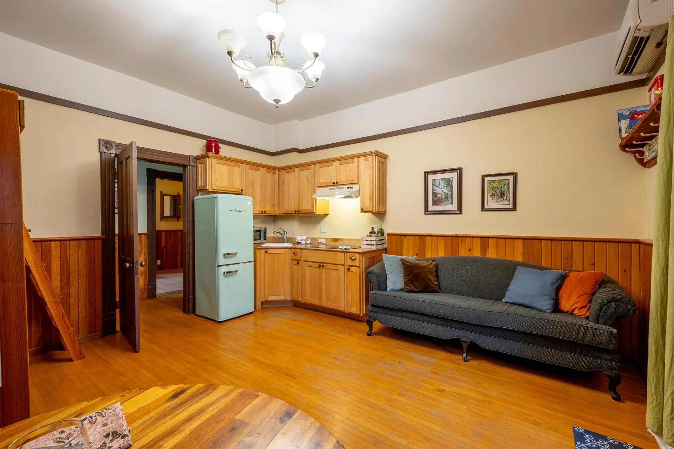 Living room in Victoria Falls House Inn