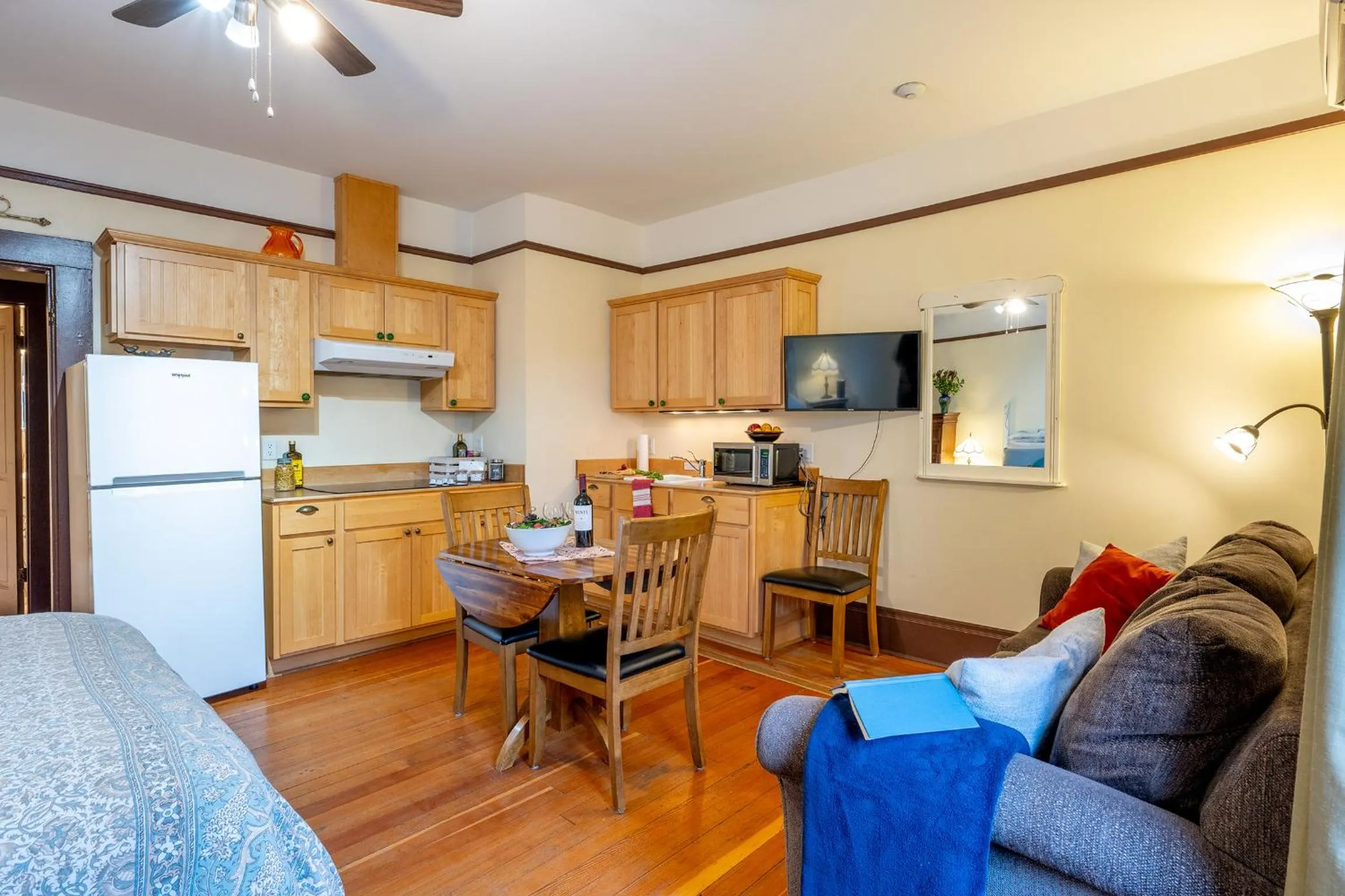 Living room in Victoria Falls House Inn