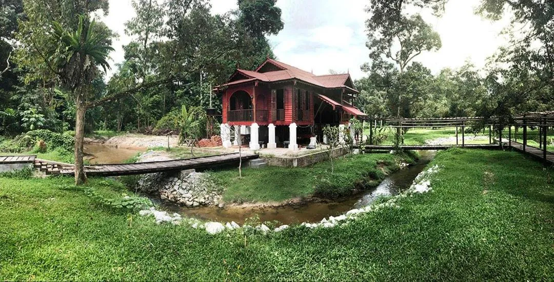 Property building in Bagas Zakariah Orchard Lodge