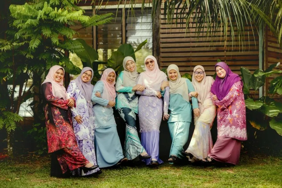 group of guests in Bagas Zakariah Orchard Lodge