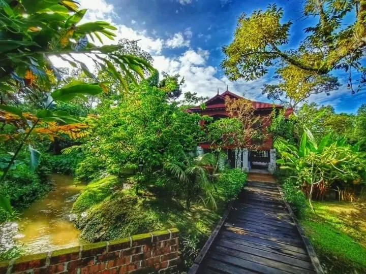 Garden view in Bagas Zakariah Orchard Lodge