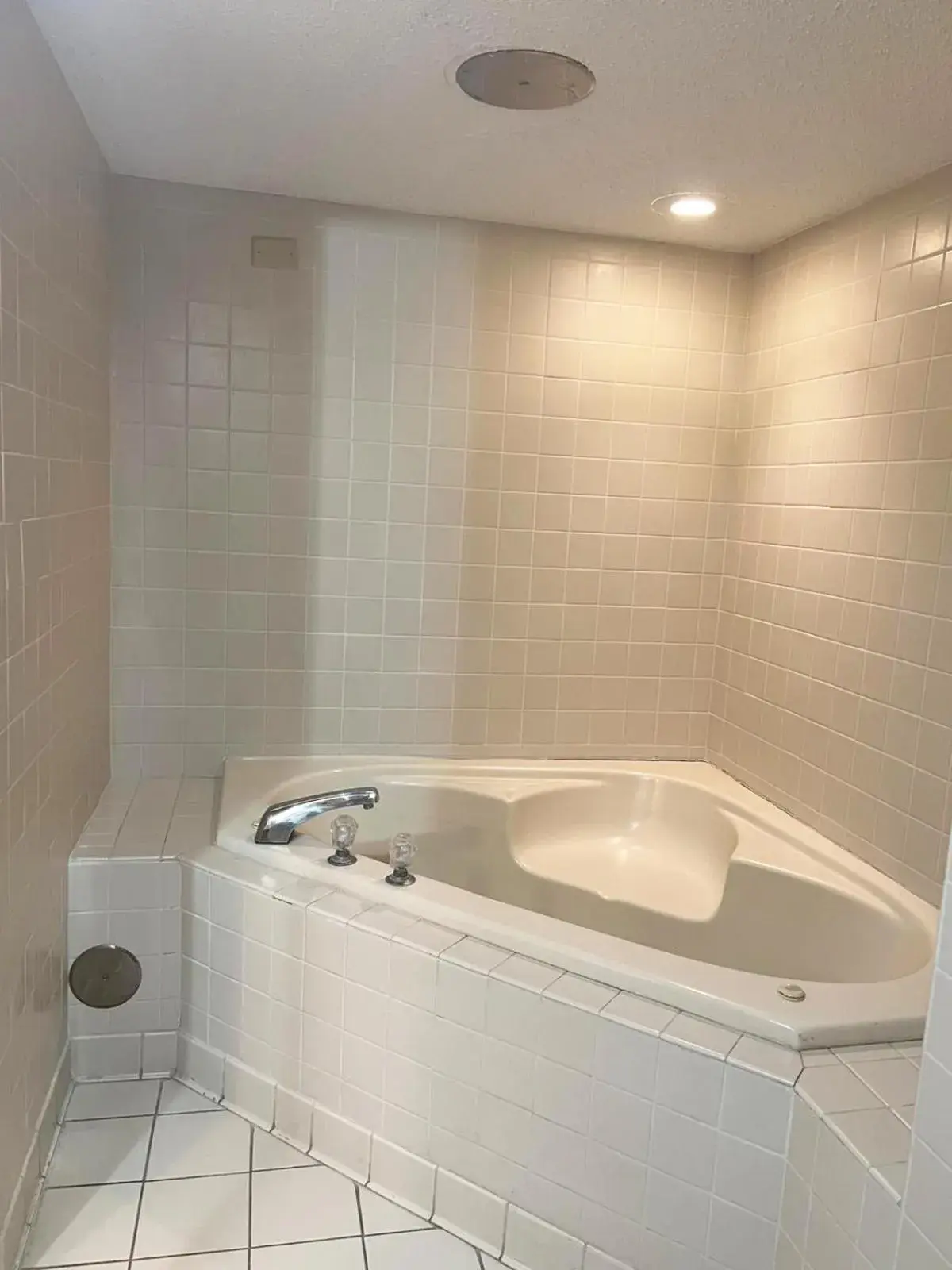 Spa and wellness centre/facilities in Blue Way Inn & Suites La Crosse Spa and wellness centre/facilities in Blue Way Inn & Suites La Crosse