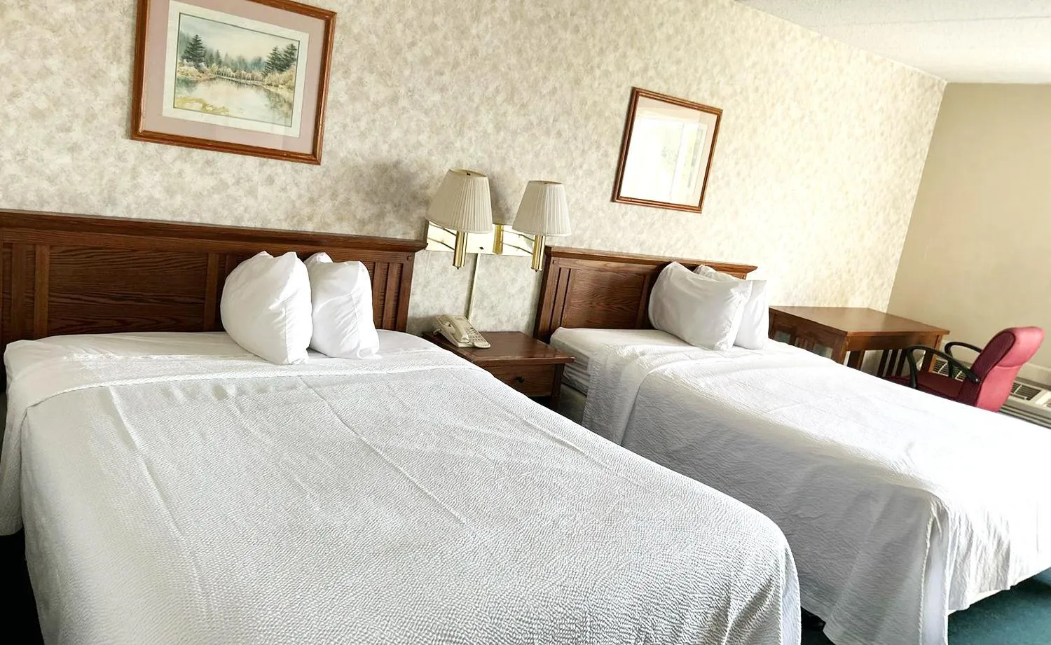 Bed in Blue Way Inn & Suites La Crosse