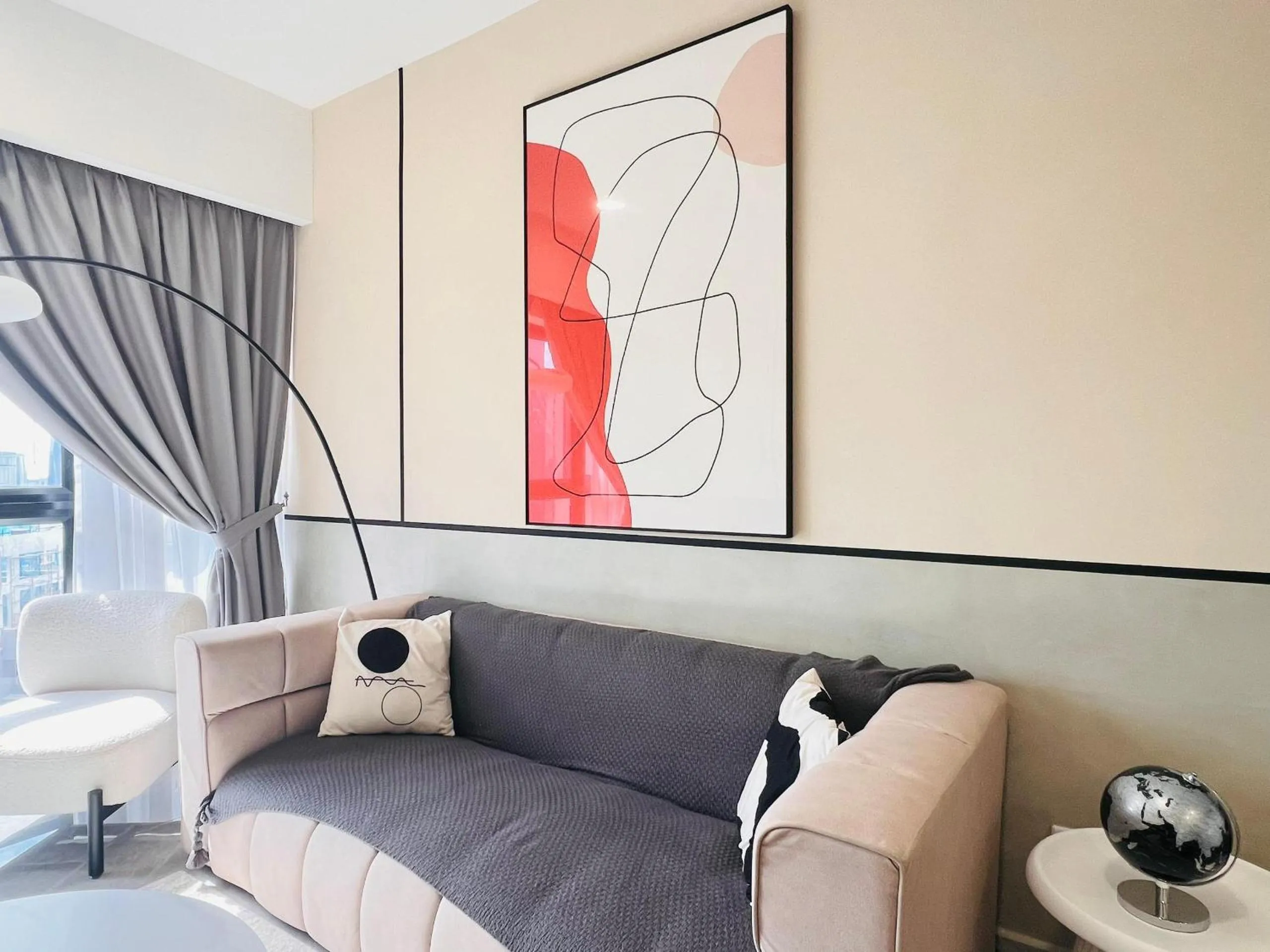 Living room in Agile Bukit Bintang by DeUrban