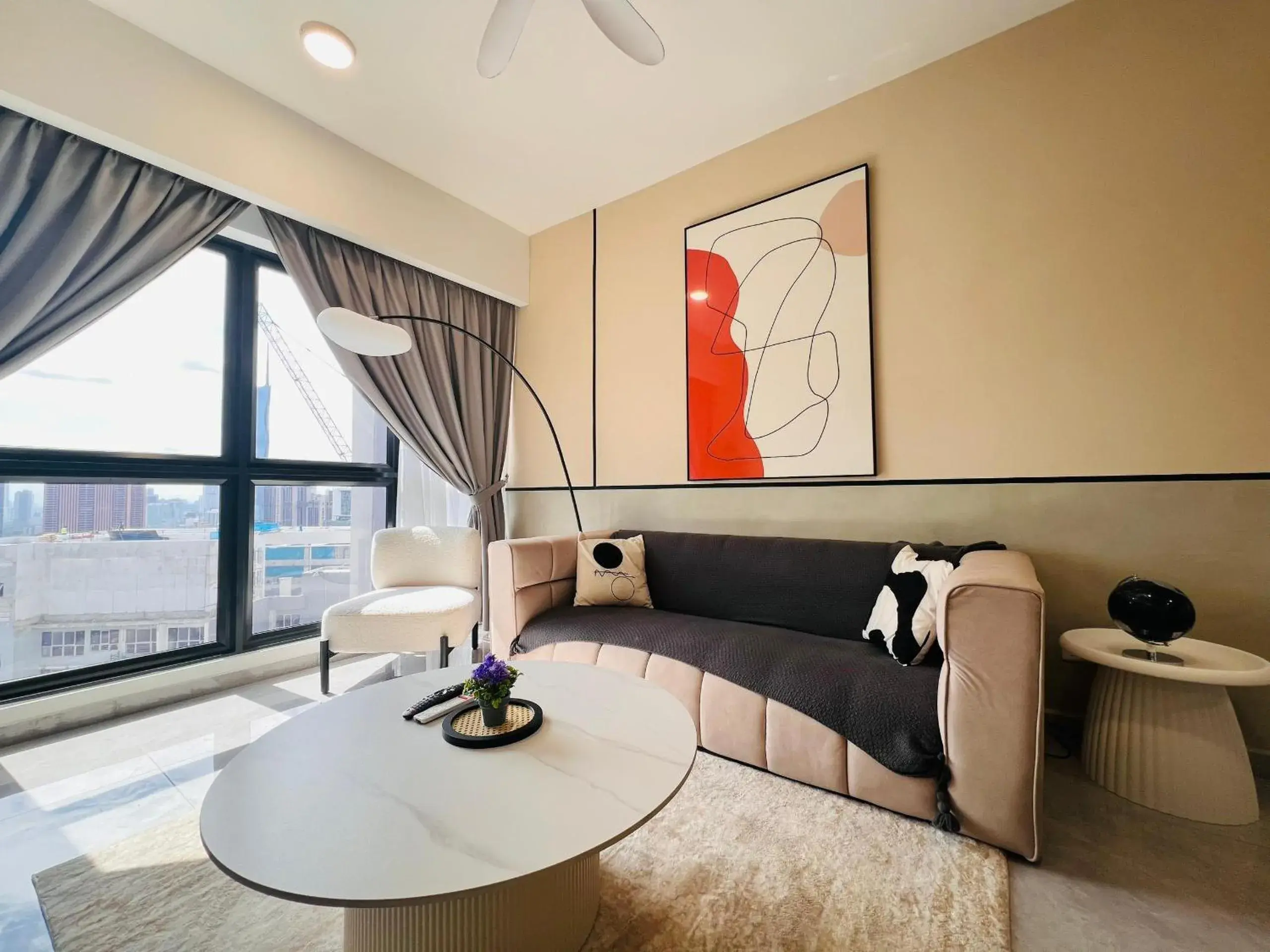 Living room in Agile Bukit Bintang by DeUrban Living room in Agile Bukit Bintang by DeUrban