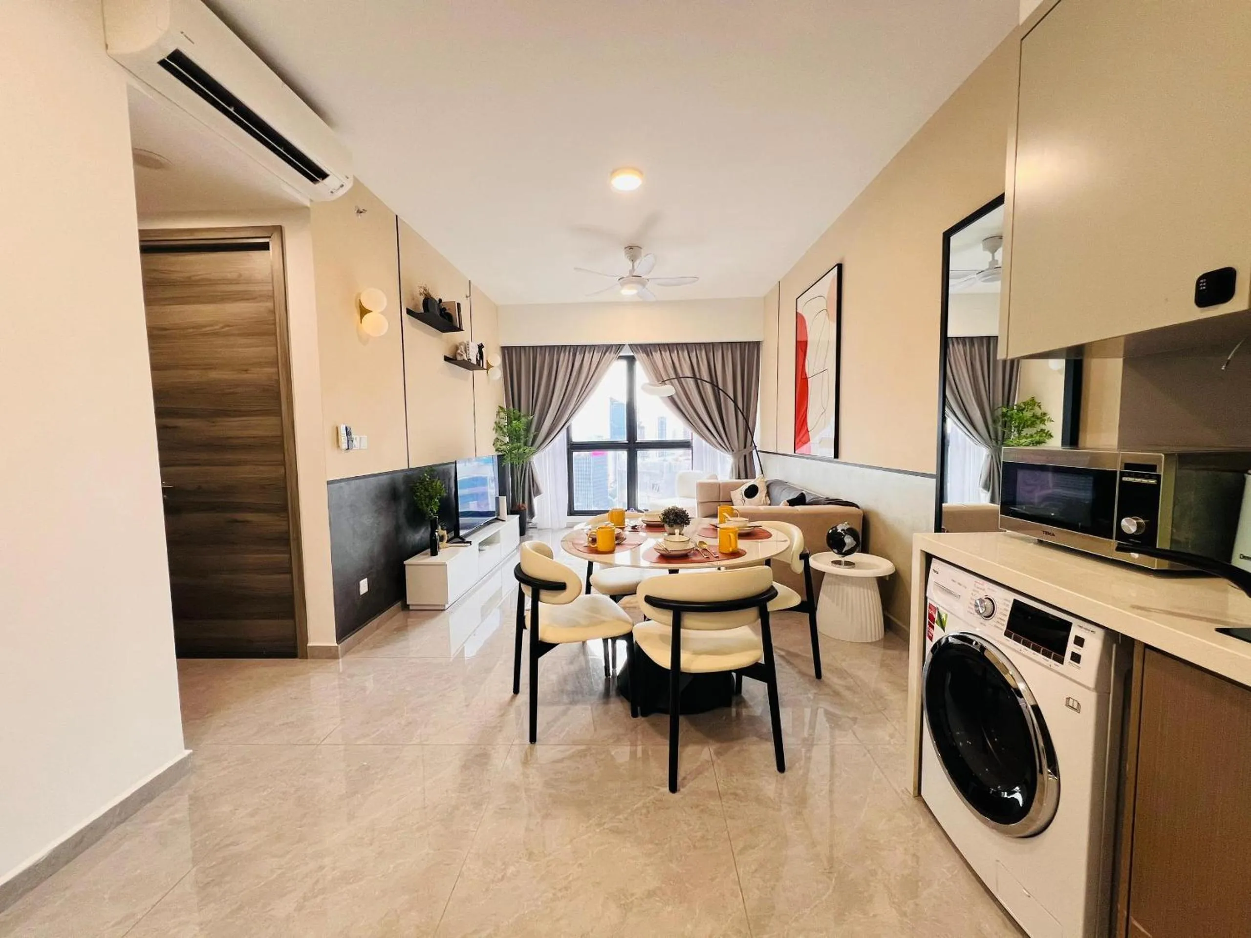 TV and multimedia in Agile Bukit Bintang by DeUrban