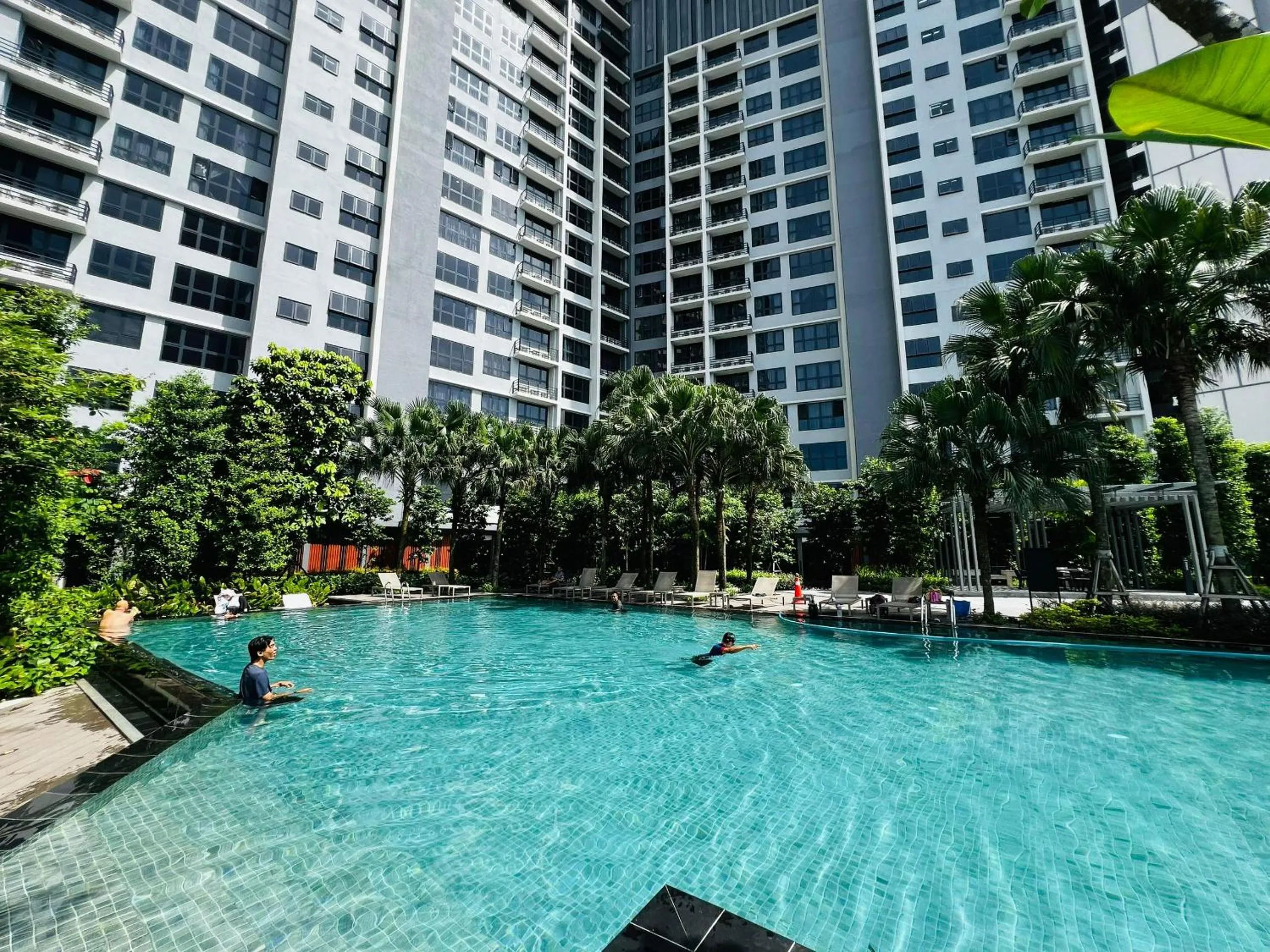 Swimming pool in Agile Bukit Bintang by DeUrban