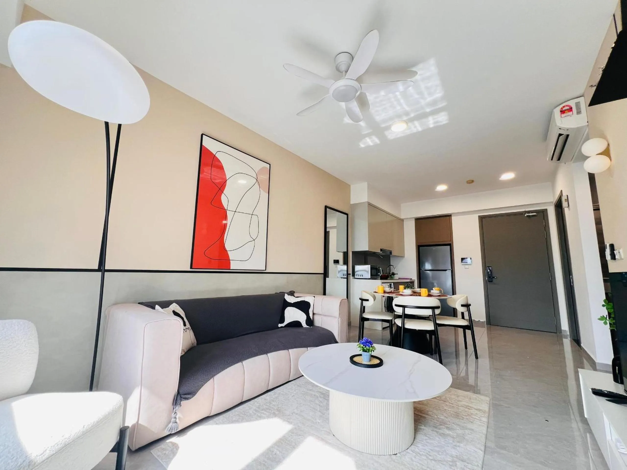 TV and multimedia in Agile Bukit Bintang by DeUrban