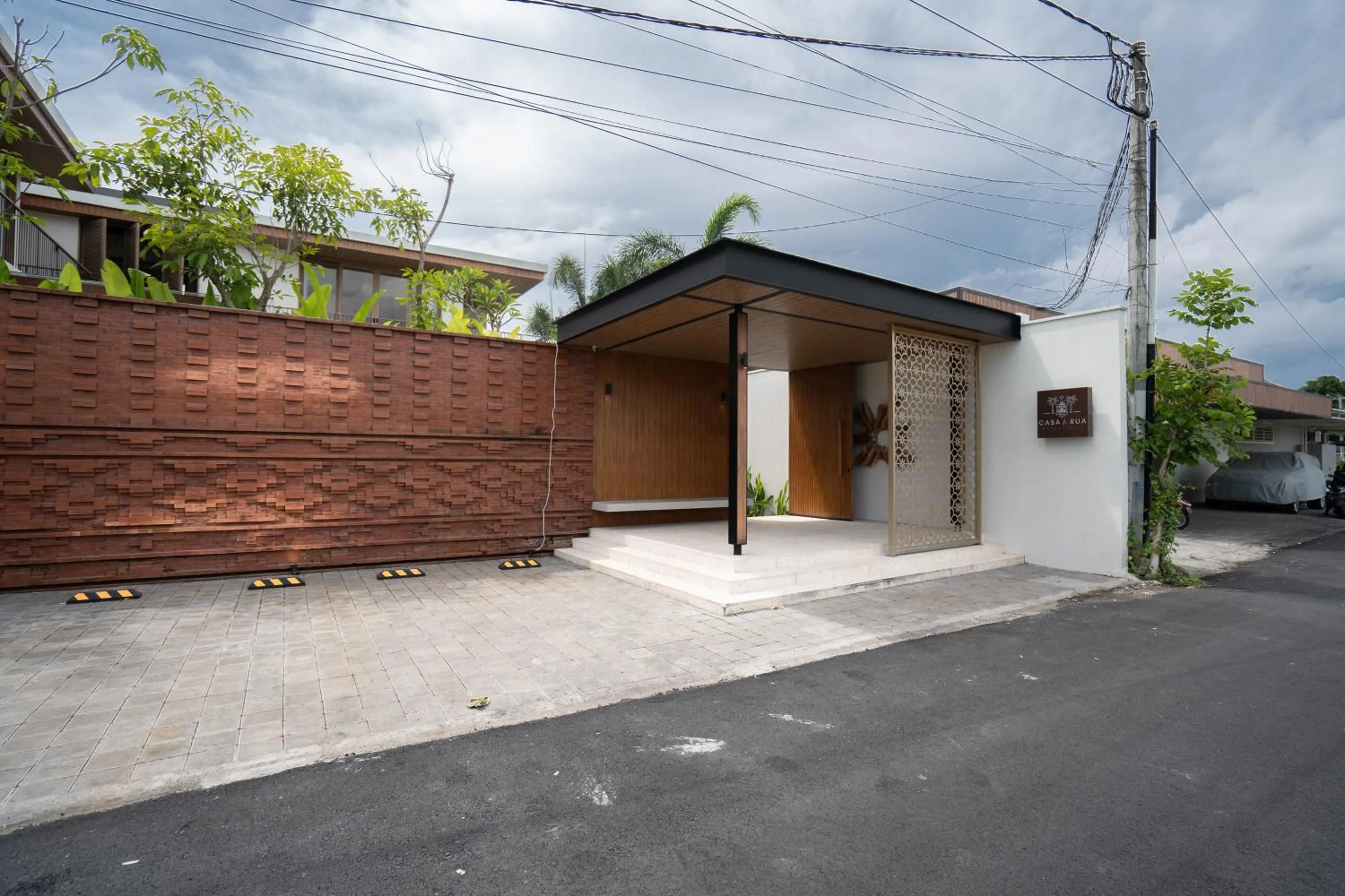 Facade/entrance in Casa de Rua Villas