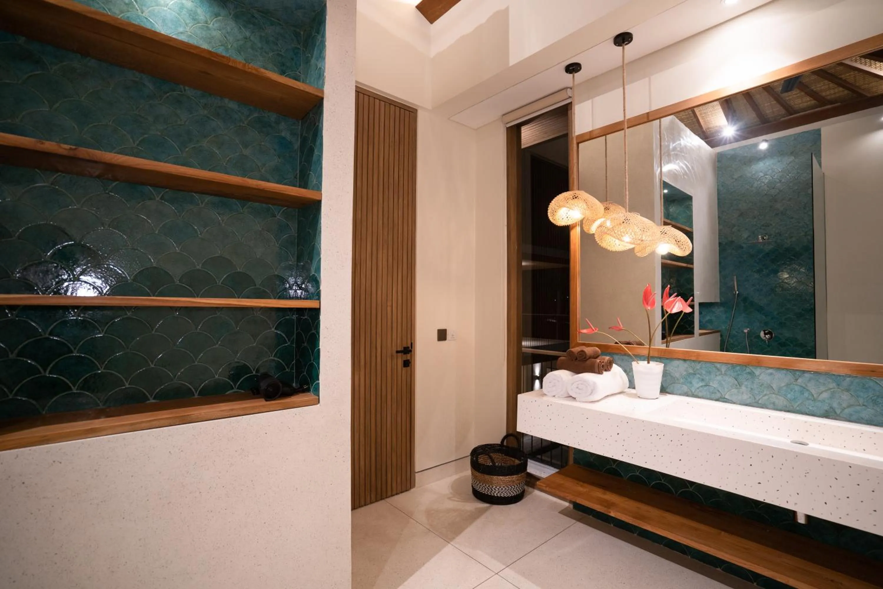 Bathroom, Bed in Casa de Rua Villas