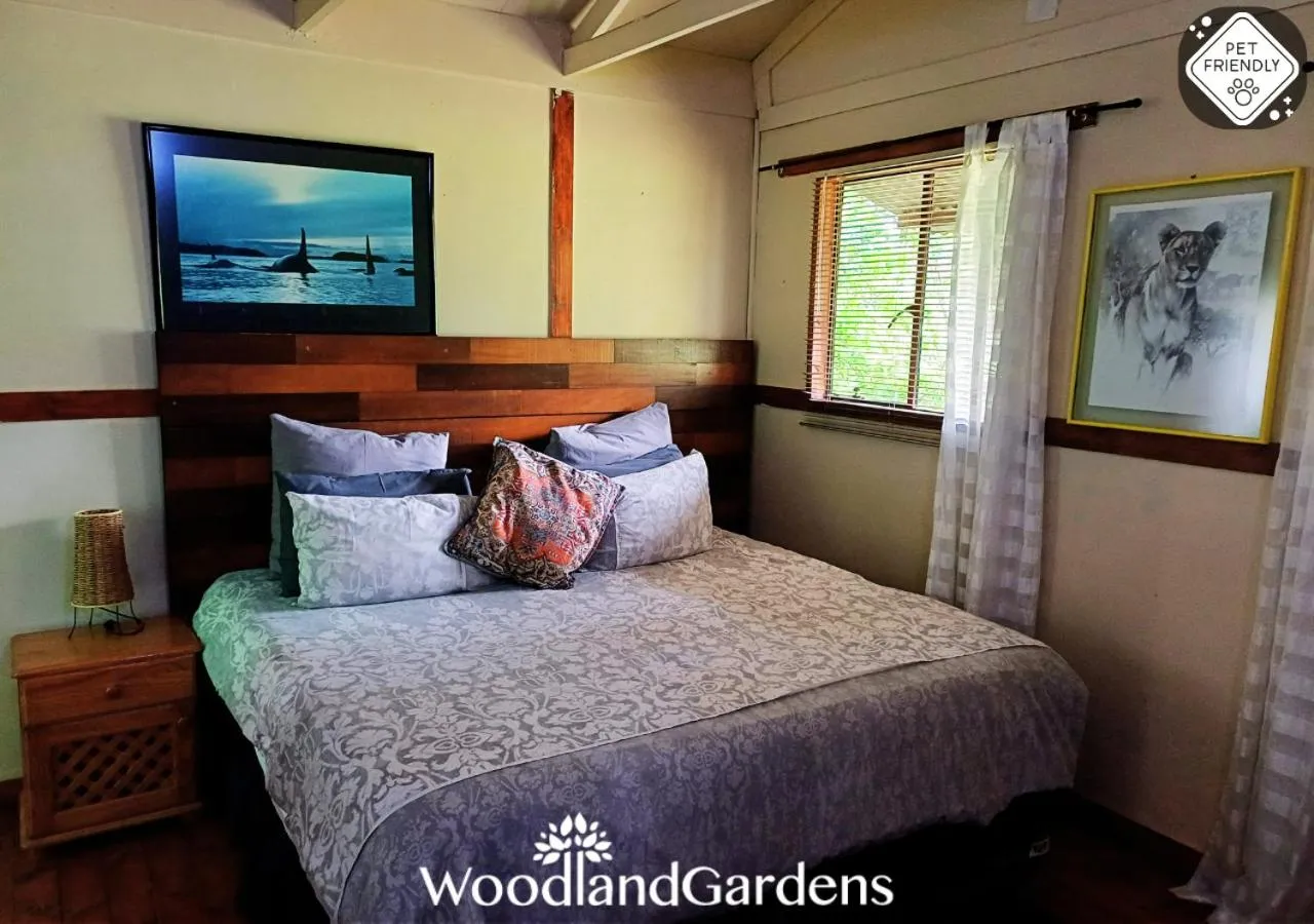 Bed in Woodland Gardens Self catering Pet Friendly Lodge