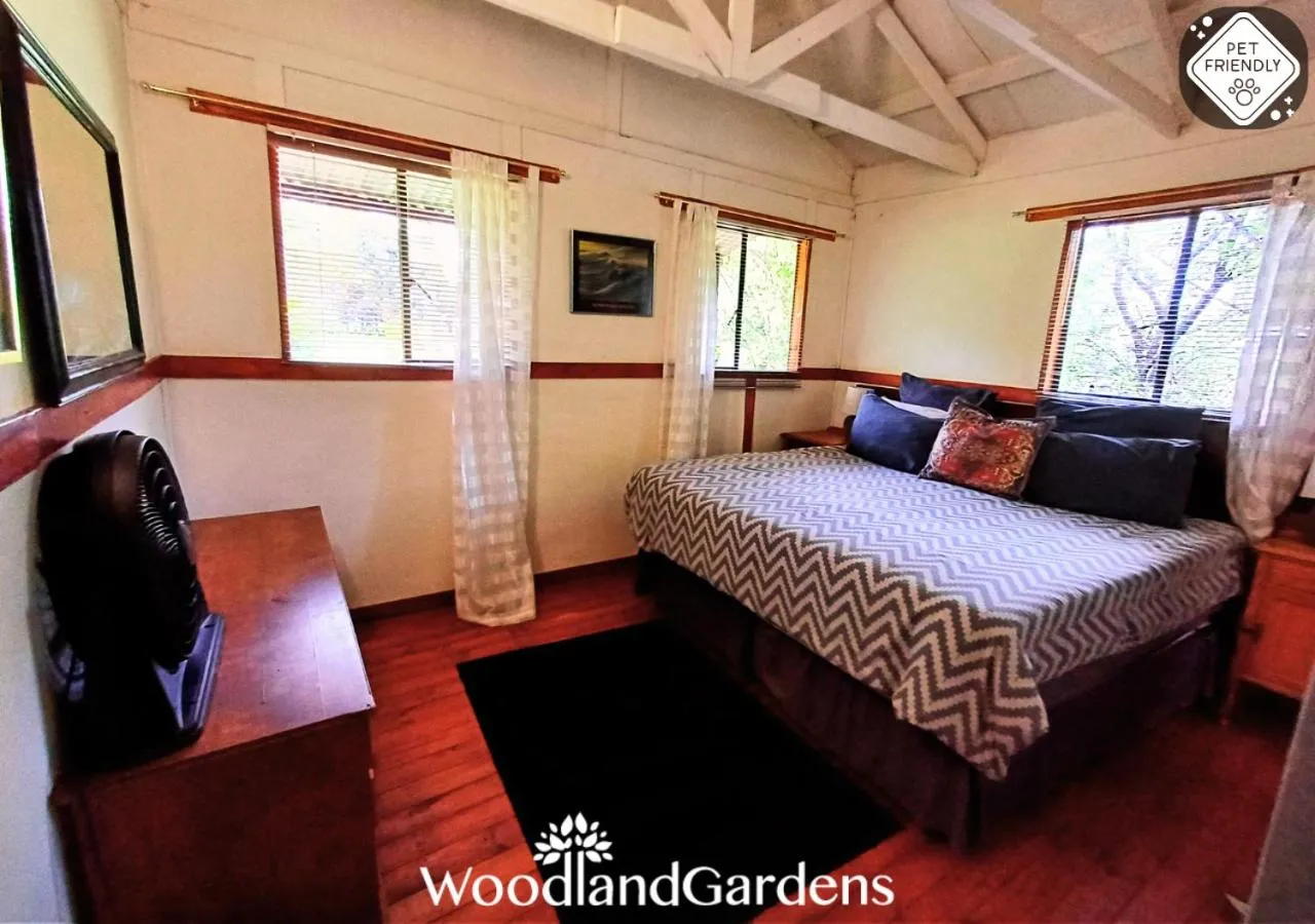 Bed in Woodland Gardens Self catering Pet Friendly Lodge