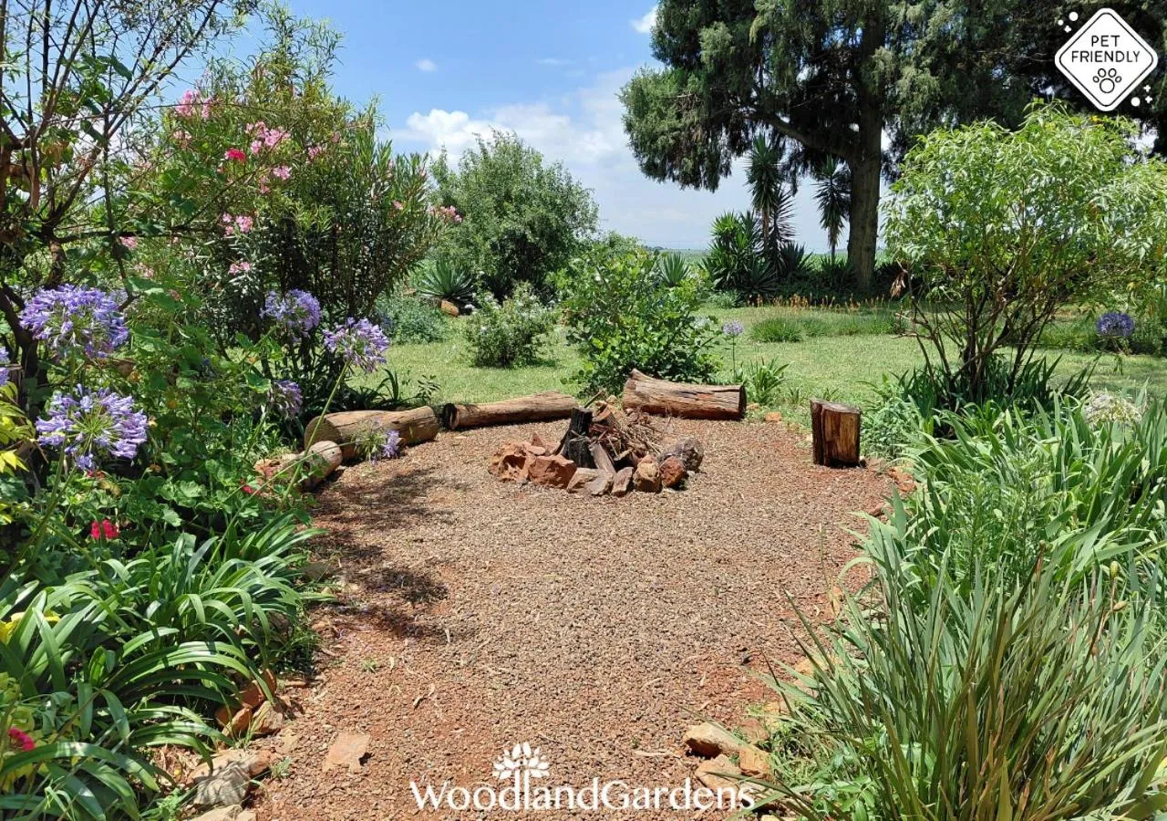Garden in Woodland Gardens Self catering Pet Friendly Lodge