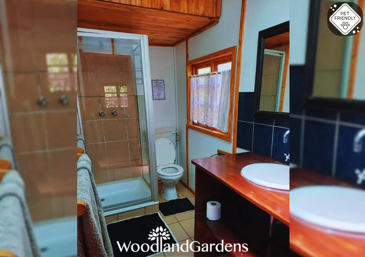 Shower in Woodland Gardens Self catering Pet Friendly Lodge