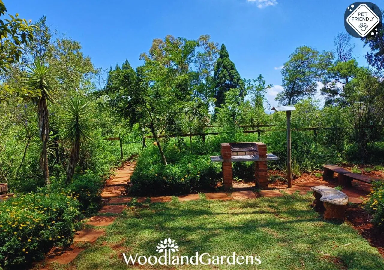 BBQ facilities in Woodland Gardens Self catering Pet Friendly Lodge