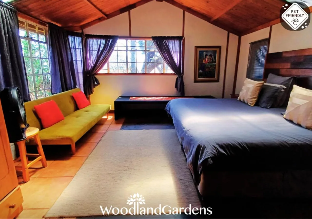 Bed in Woodland Gardens Self catering Pet Friendly Lodge