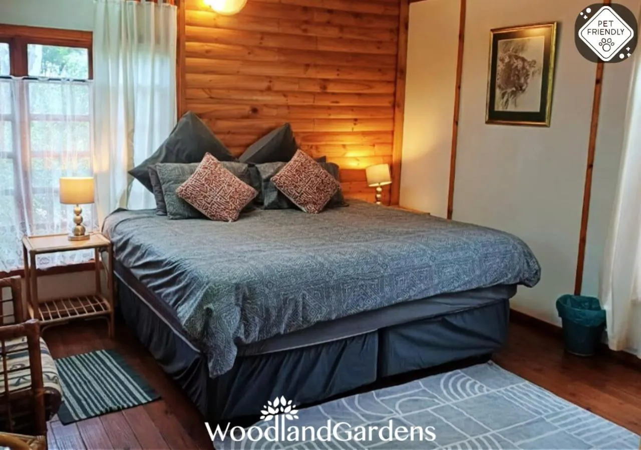 Bed in Woodland Gardens Self catering Pet Friendly Lodge