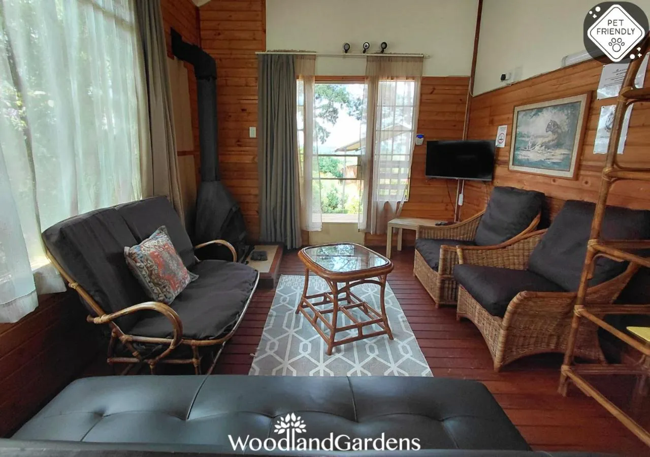 TV and multimedia in Woodland Gardens Self catering Pet Friendly Lodge