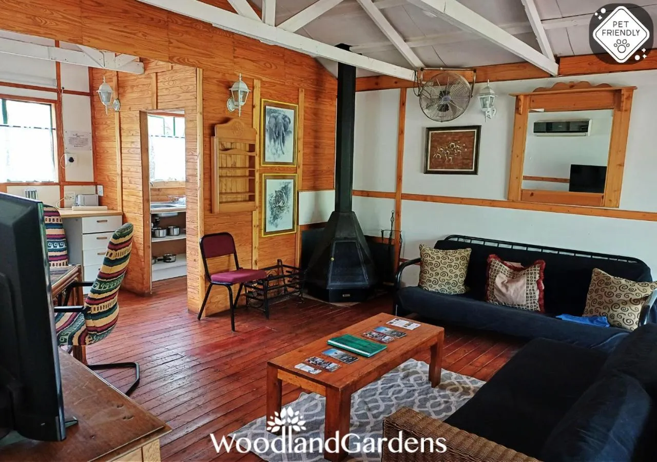 Communal lounge/ TV room in Woodland Gardens Self catering Pet Friendly Lodge