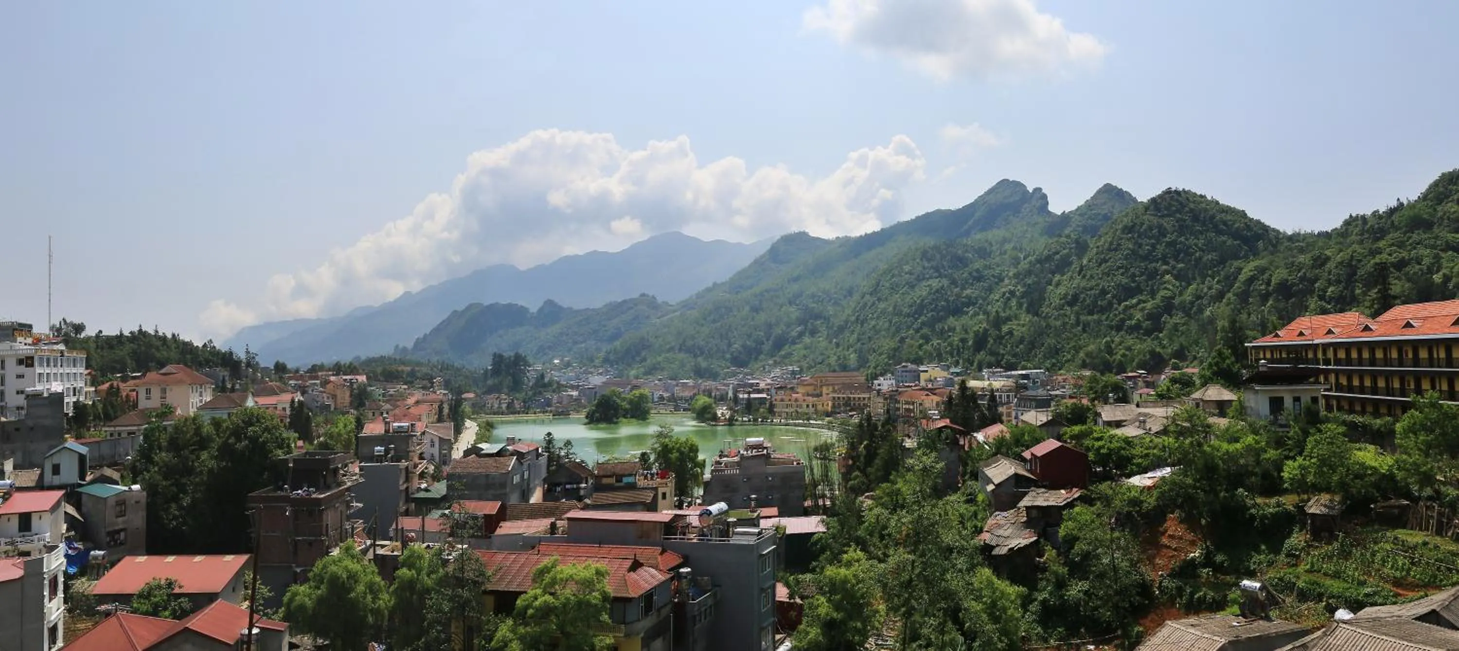 Lake view in Sapa Local House