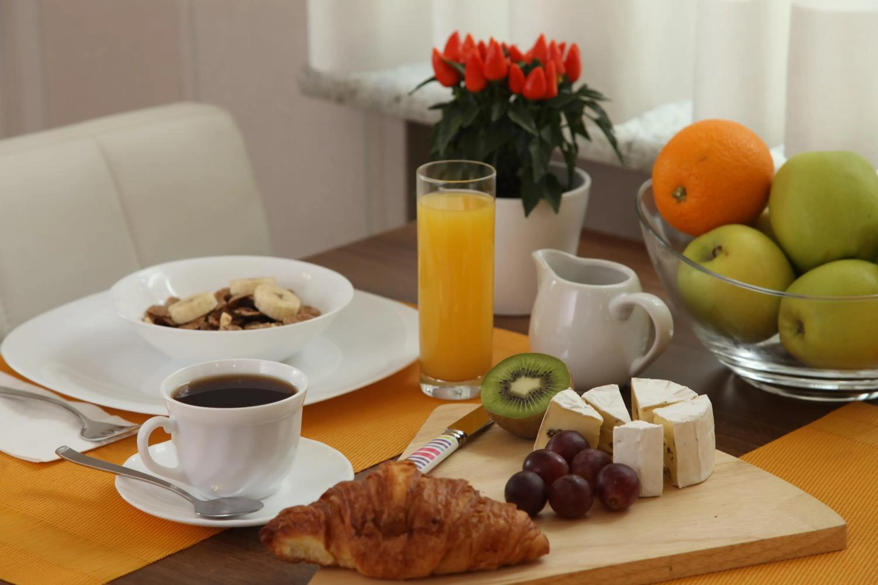 Buffet breakfast in 10 Bed And Breakfast
