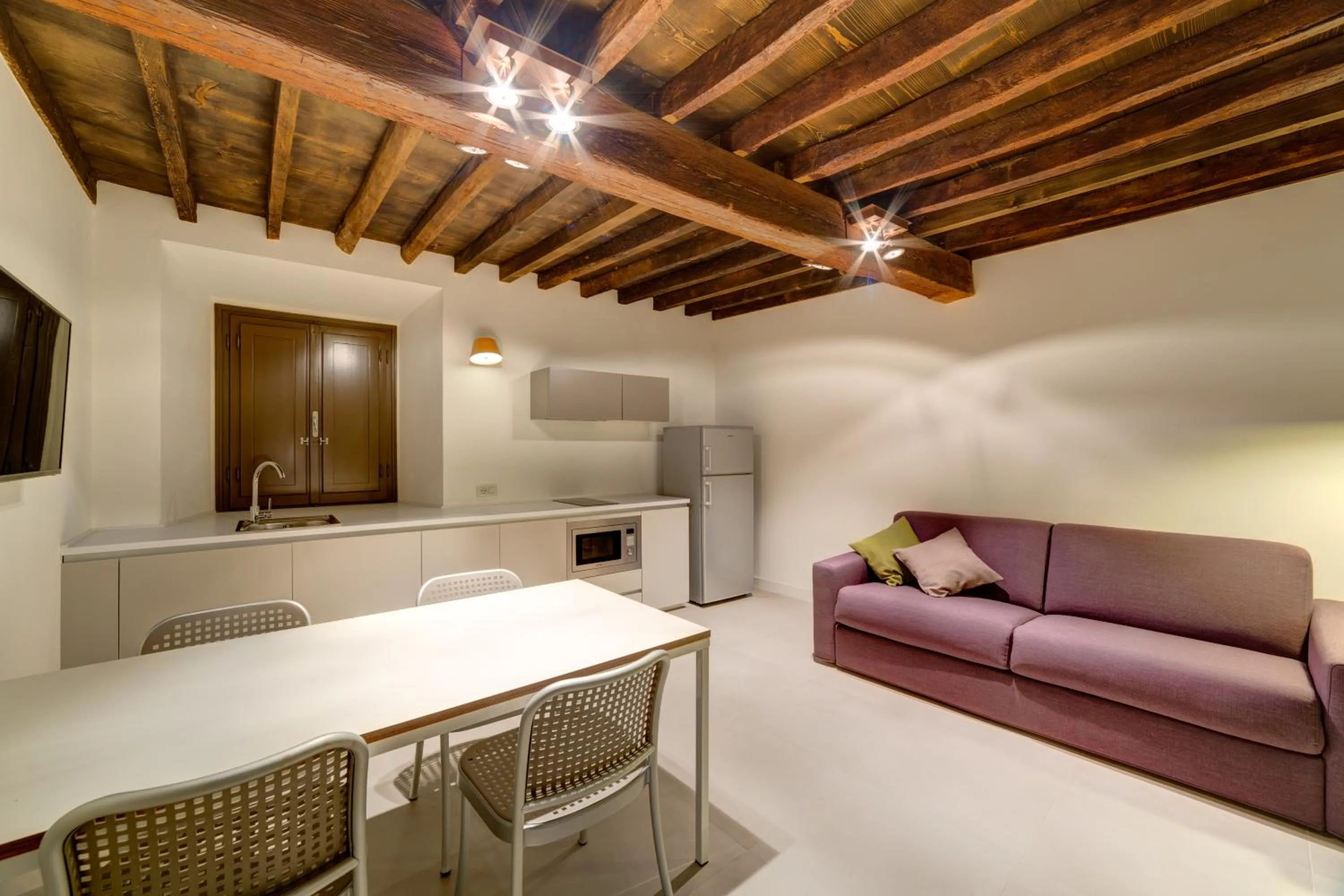 TV and multimedia in Palazzo Mannaioni Suites