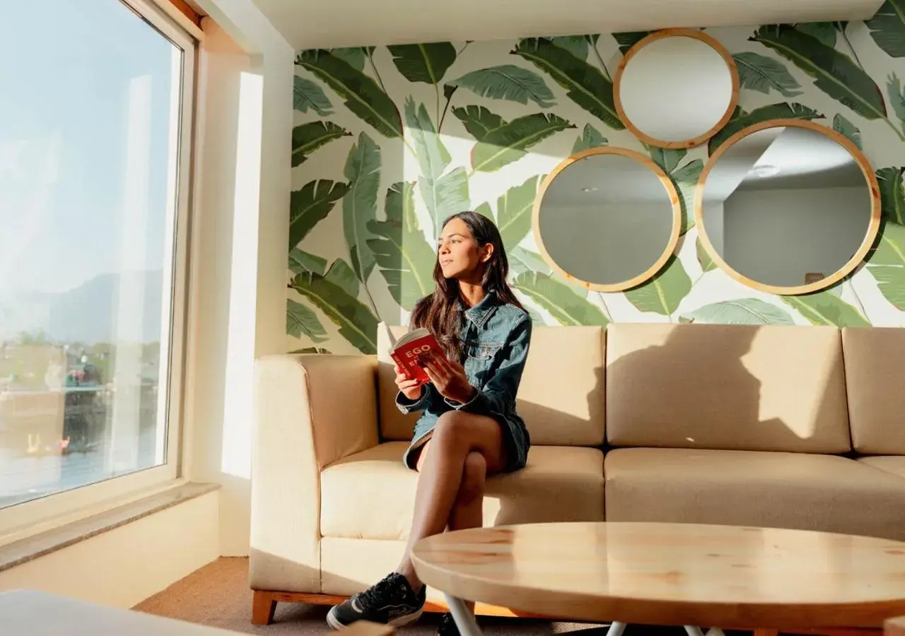 Lobby or reception in Bloom Boutique l Dal Lake Lobby or reception in Bloom Boutique l Dal Lake