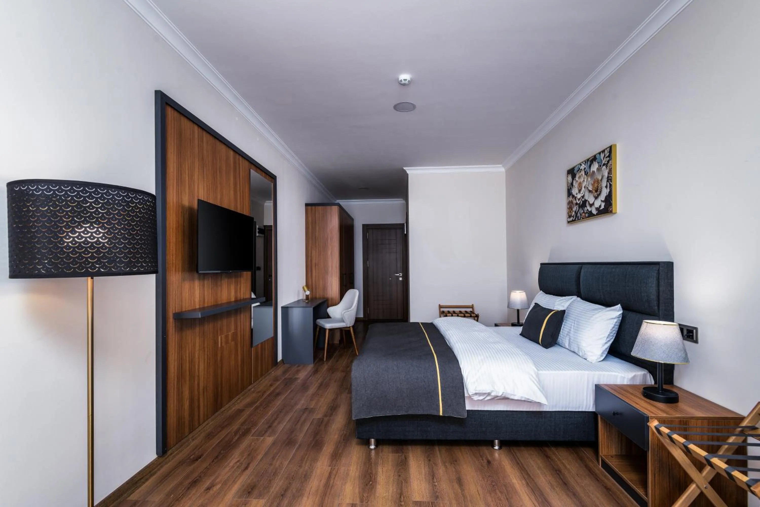 Living room, Bed in sh hotel business