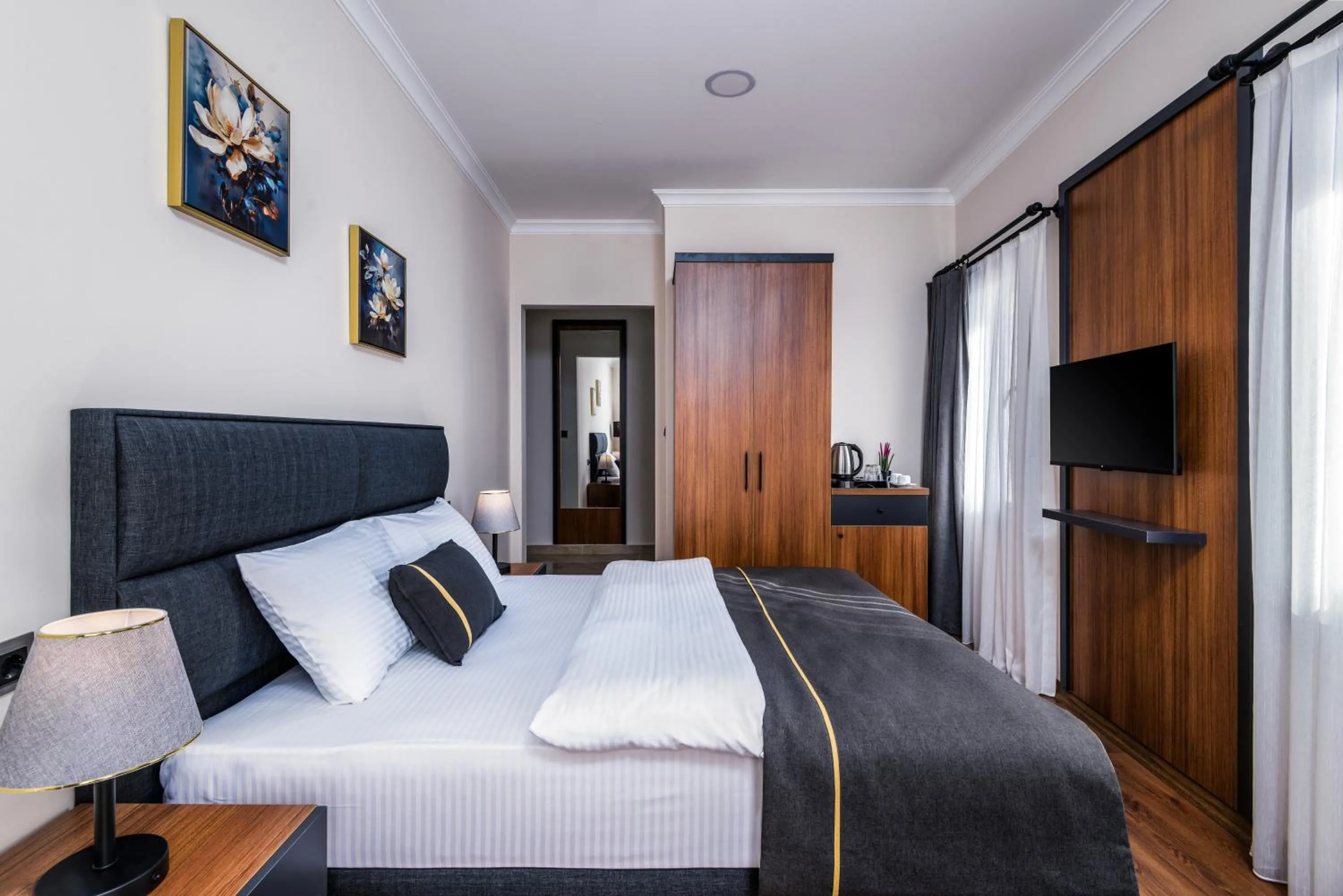 Photo of the whole room, Bed in sh hotel business