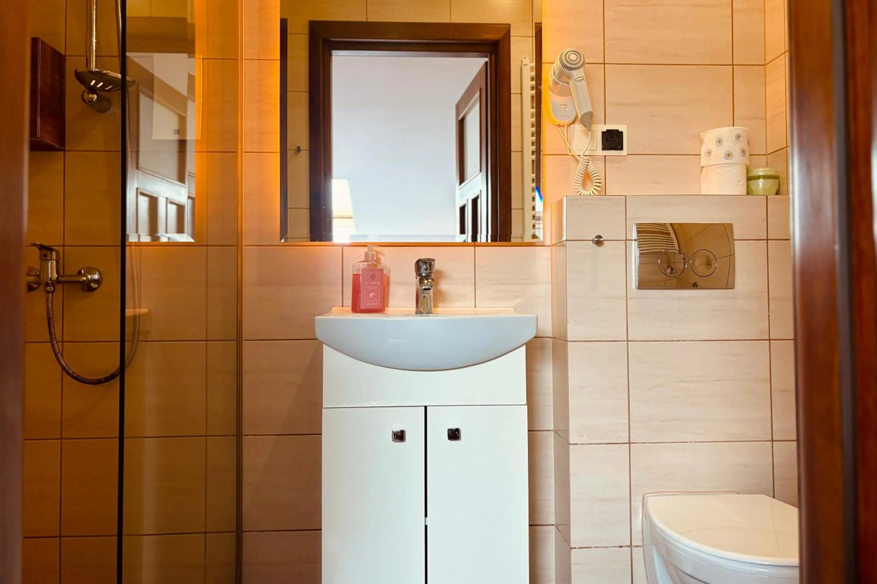 Bathroom in Pod Wzgórzem Bed & Breakfast