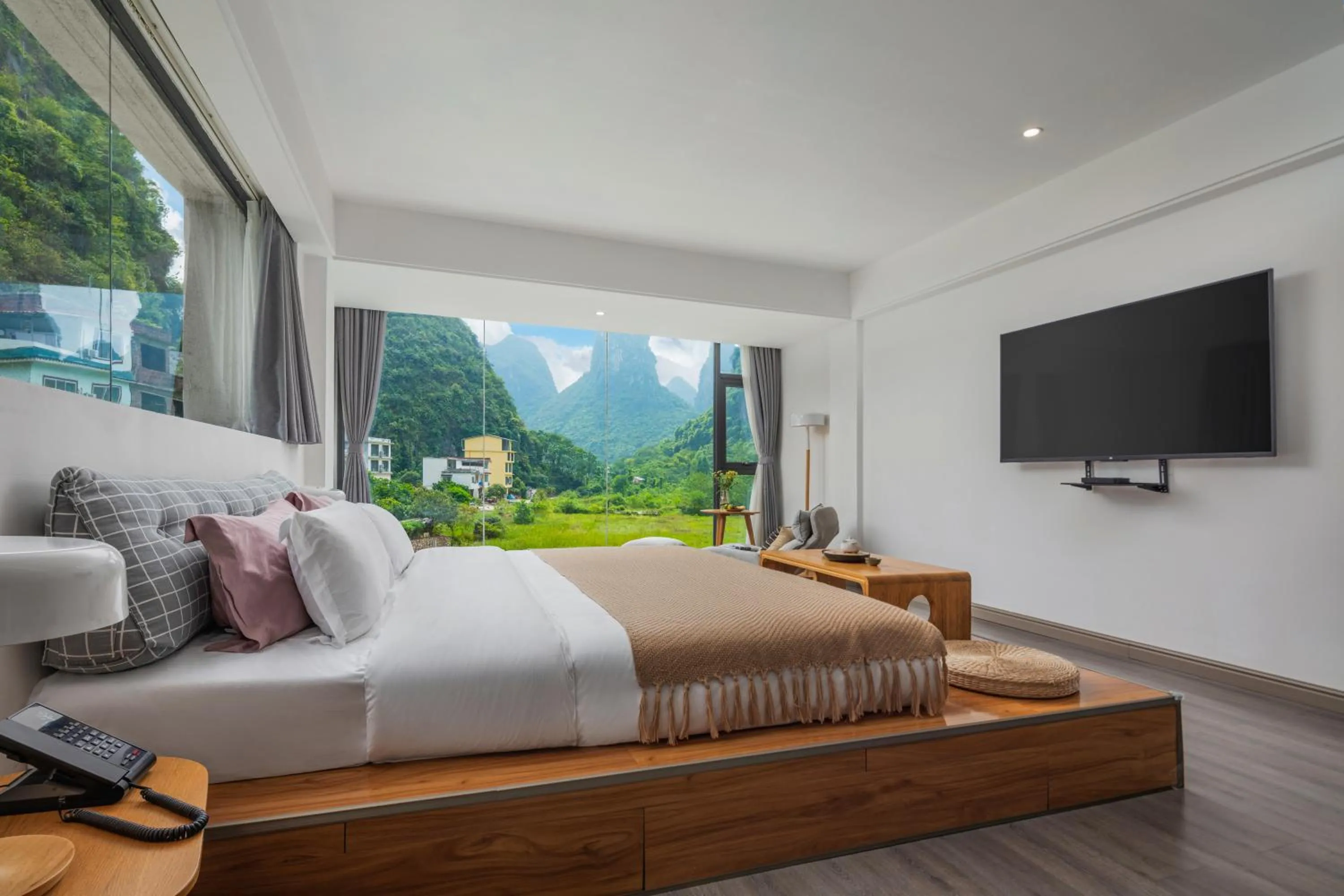 Double Room with Mountain View in Yangshuo 1Q84 Tree Hotel