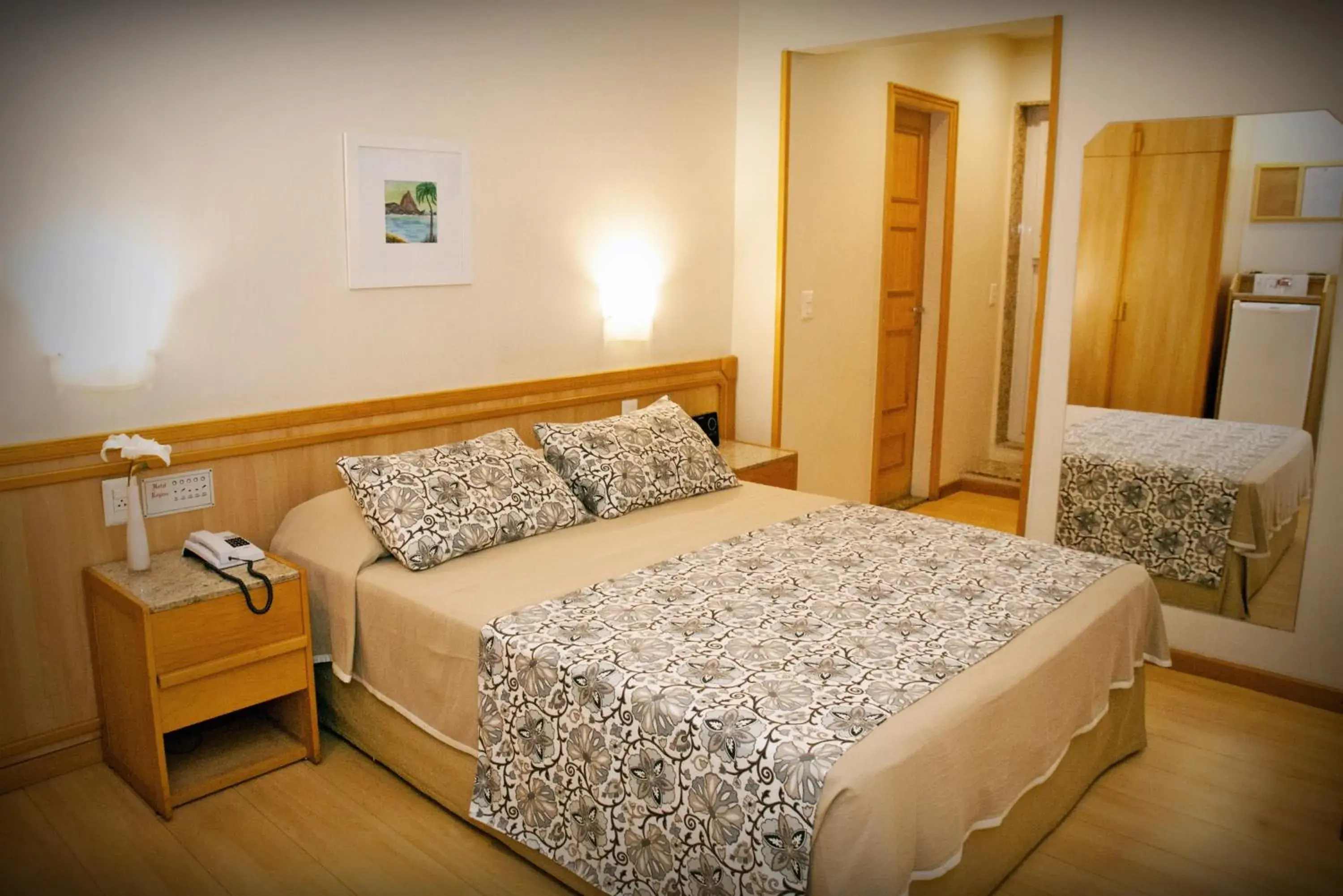 Bedroom, Bed in Hotel Regina Rio de Janeiro Bedroom, Bed in Hotel Regina Rio de Janeiro