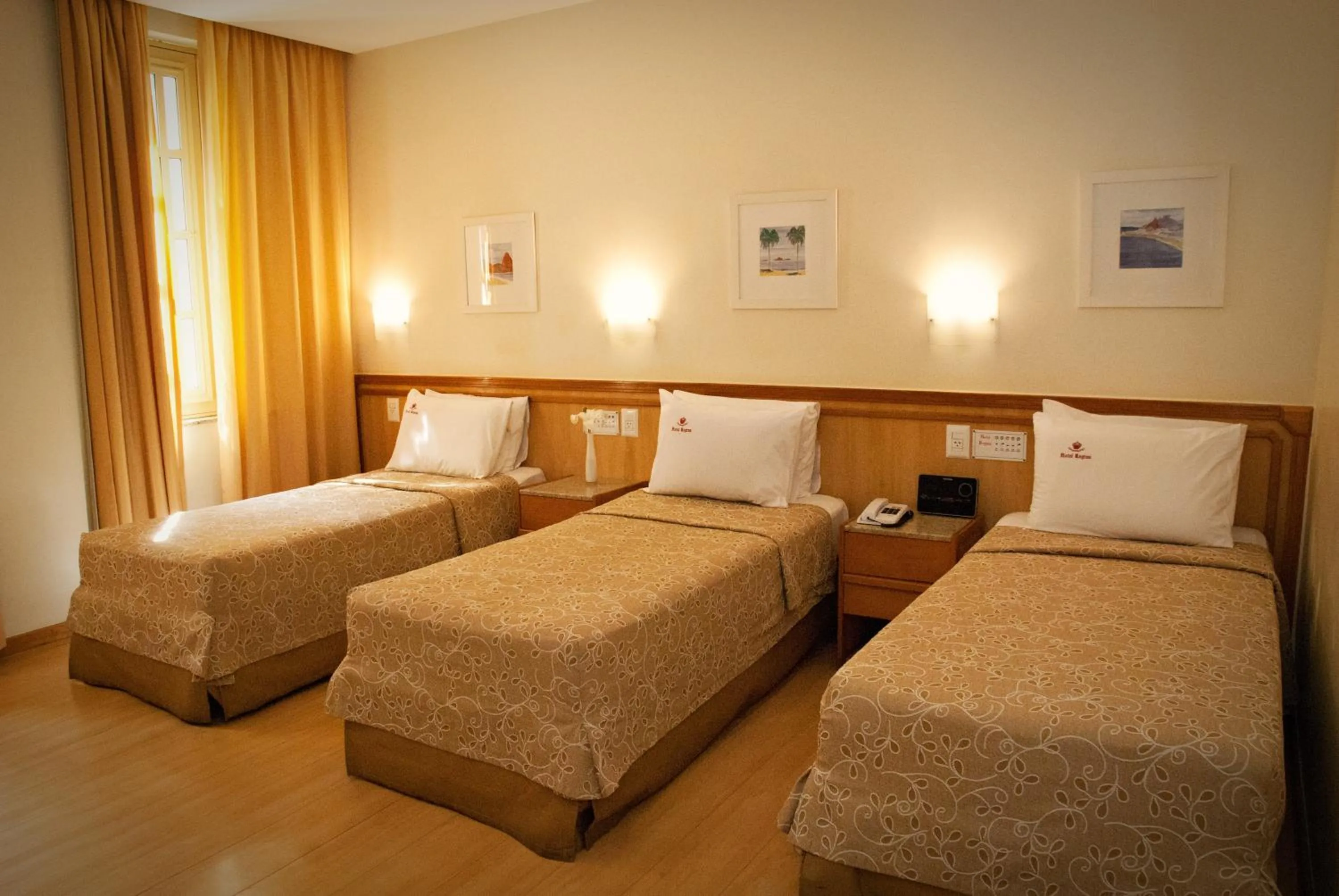 Bed in Hotel Regina Rio de Janeiro