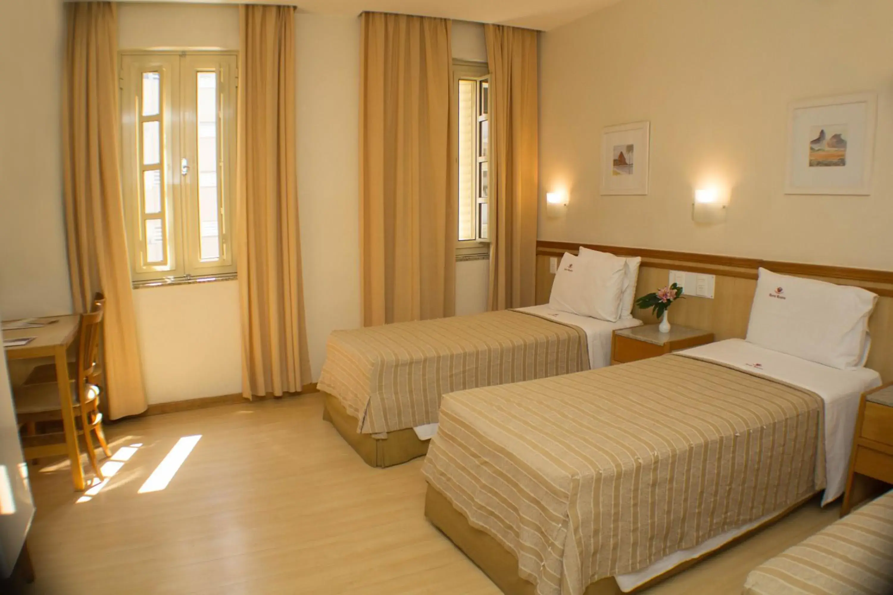 Bedroom, Bed in Hotel Regina Rio de Janeiro Bedroom, Bed in Hotel Regina Rio de Janeiro