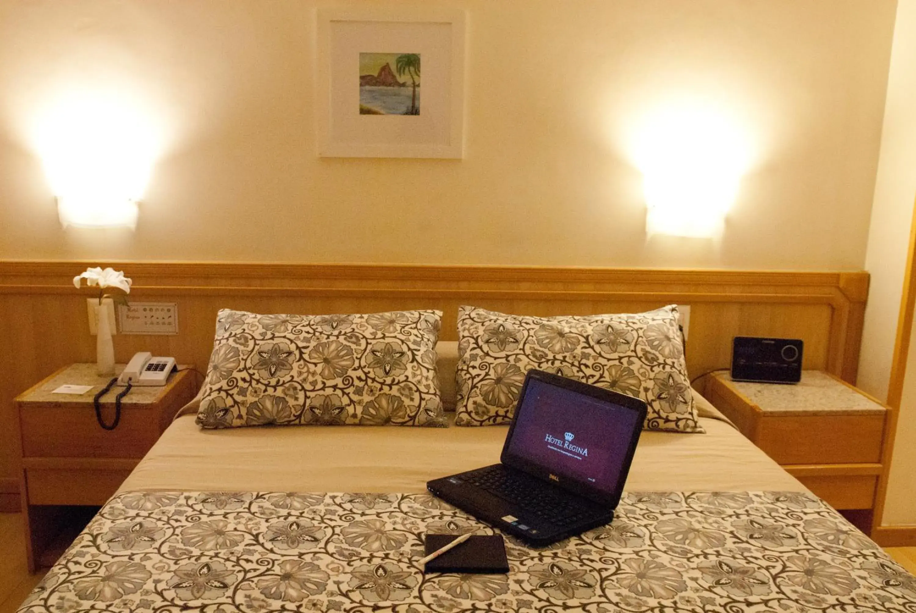 Bedroom, Bed in Hotel Regina Rio de Janeiro Bedroom, Bed in Hotel Regina Rio de Janeiro