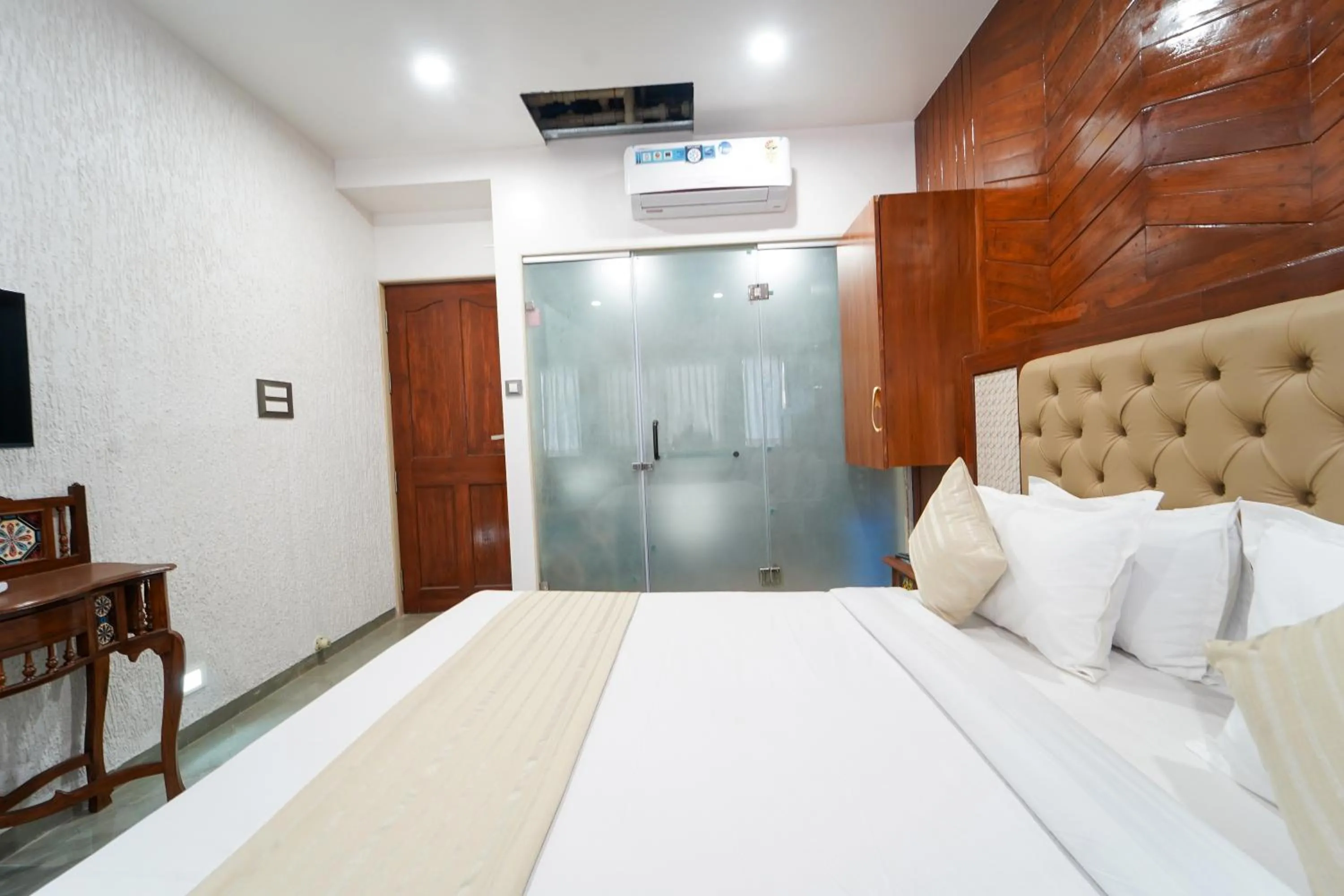 Hotel Bright Star