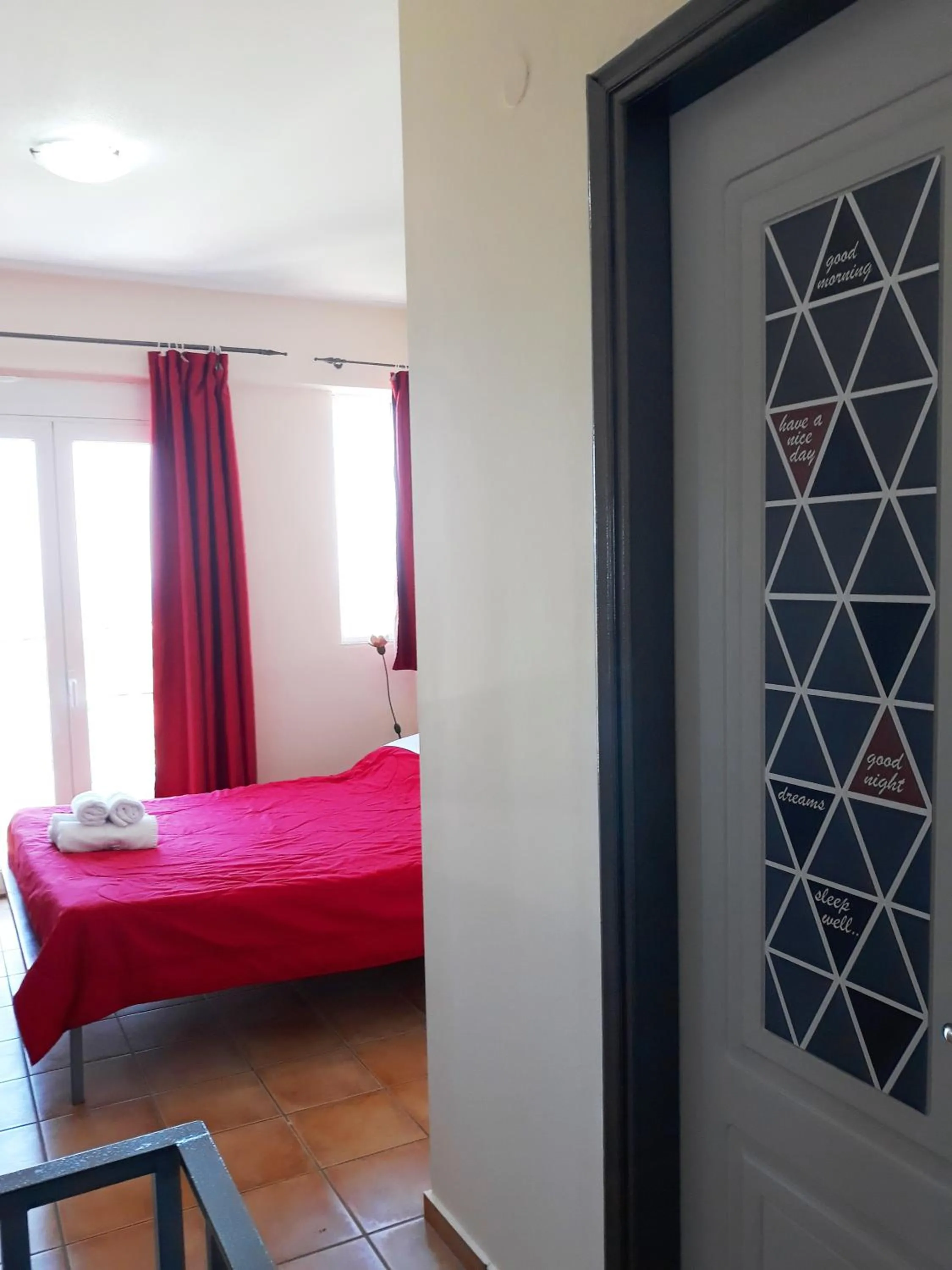 Photo of the whole room, Bed in Point Twins Apartments
