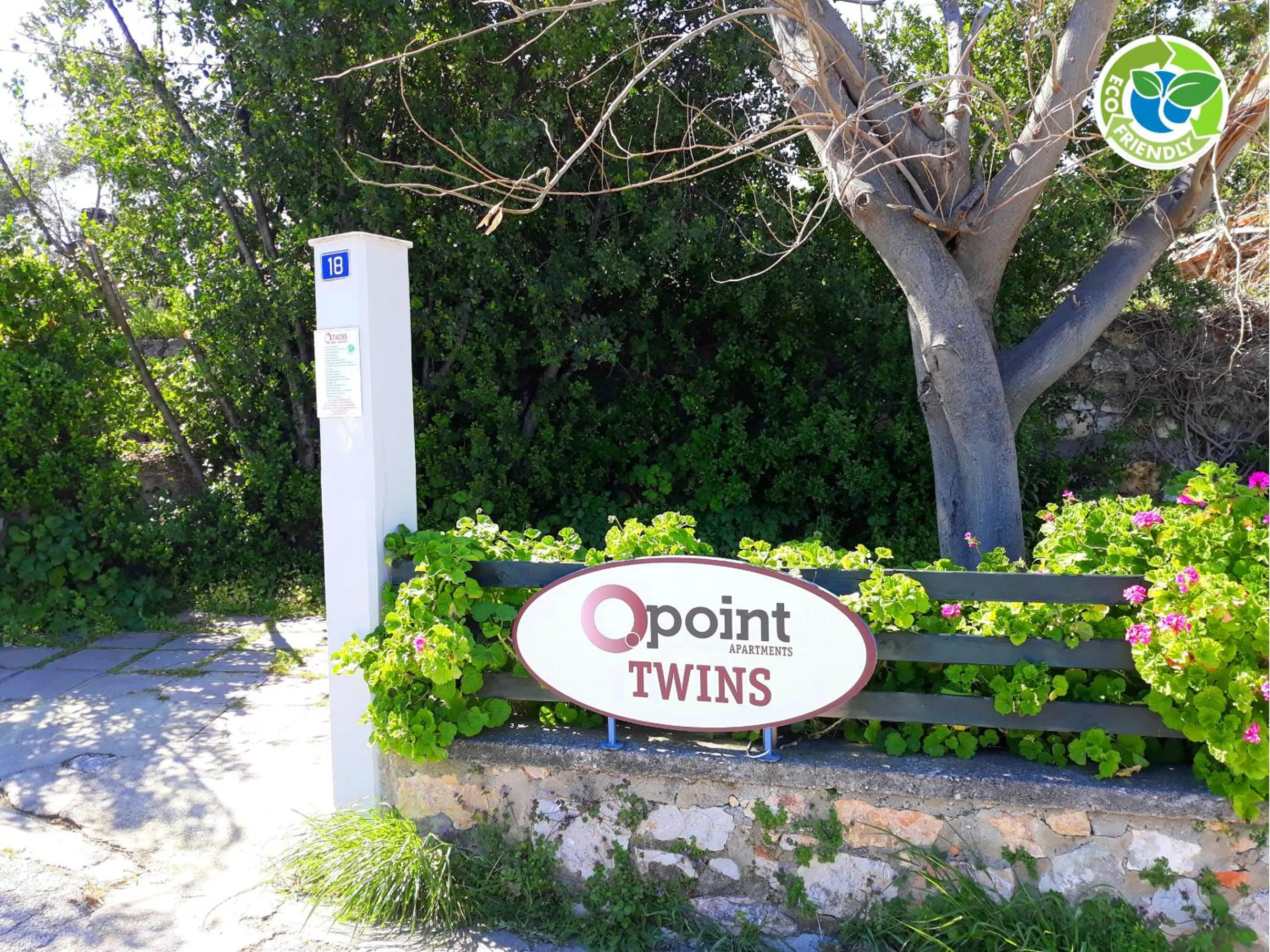 Facade/entrance in Point Twins Apartments
