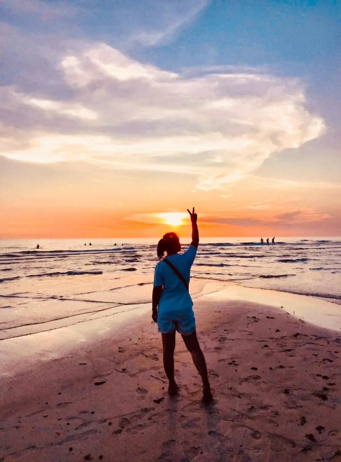 Kohchang Cabana Big Hotel with swiming pool & Beach