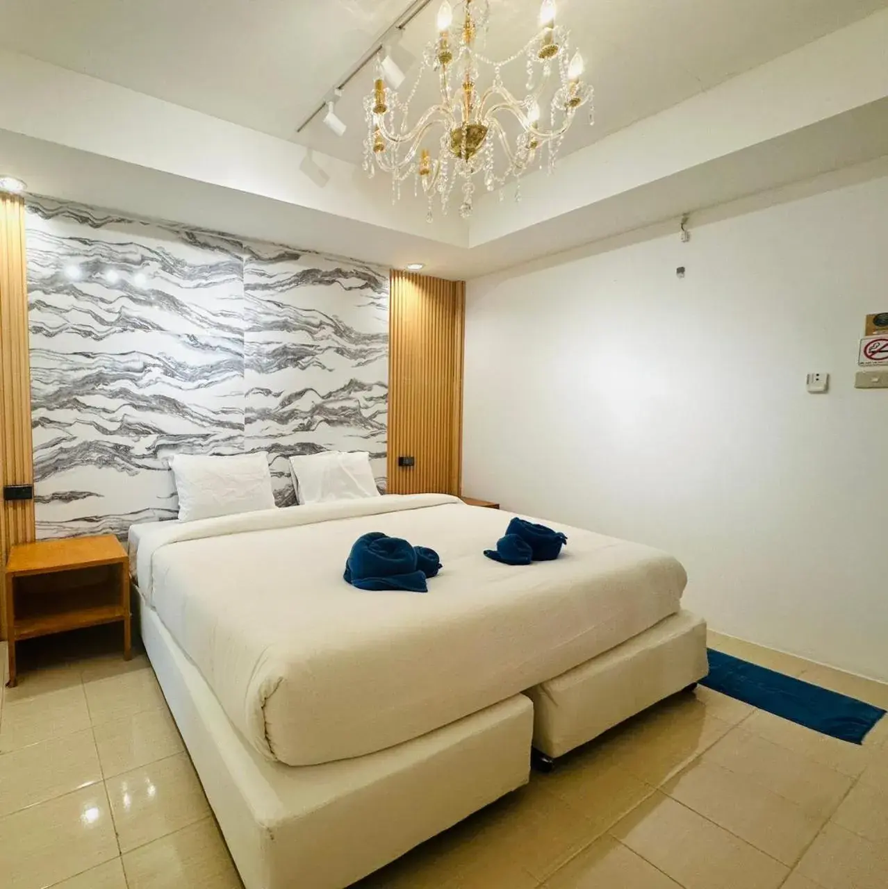 Kohchang Cabana Big Hotel with swiming pool & Beach Kohchang Cabana Big Hotel with swiming pool & Beach