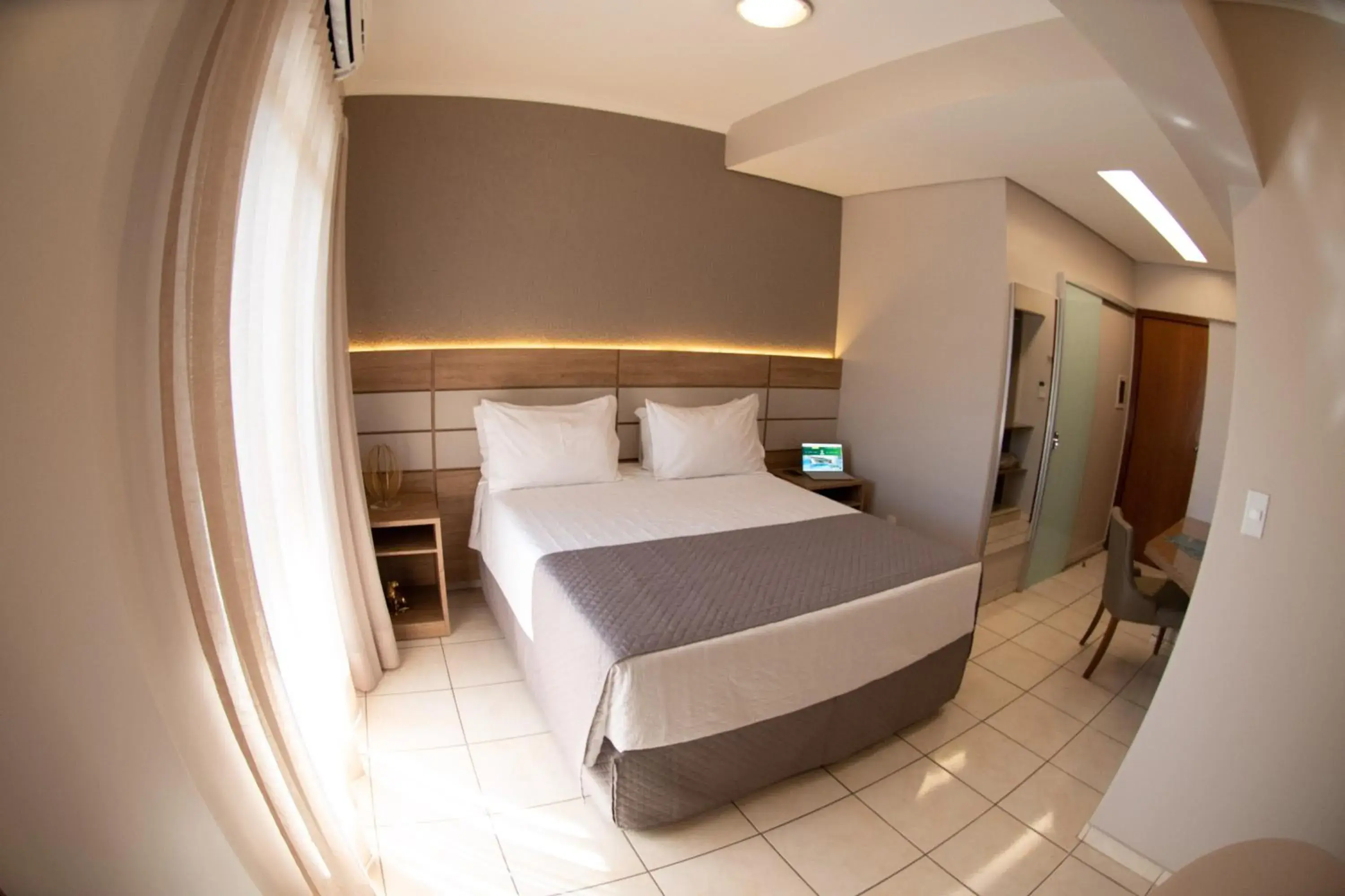 Deluxe Queen Room - single occupancy in Hotel Capital Das Pedras Deluxe Queen Room - single occupancy in Hotel Capital Das Pedras