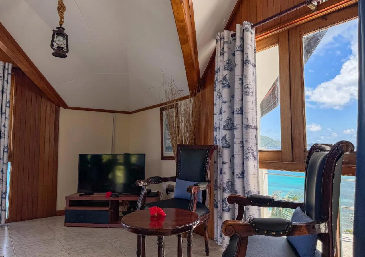 TV and multimedia in Patatran Village Hotel