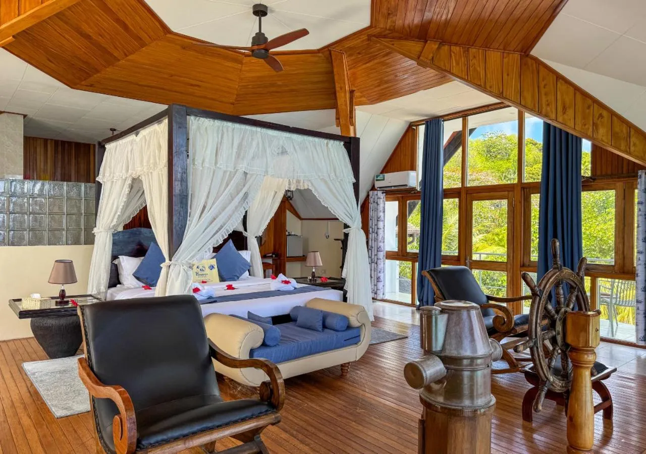 Bed in Patatran Village Hotel