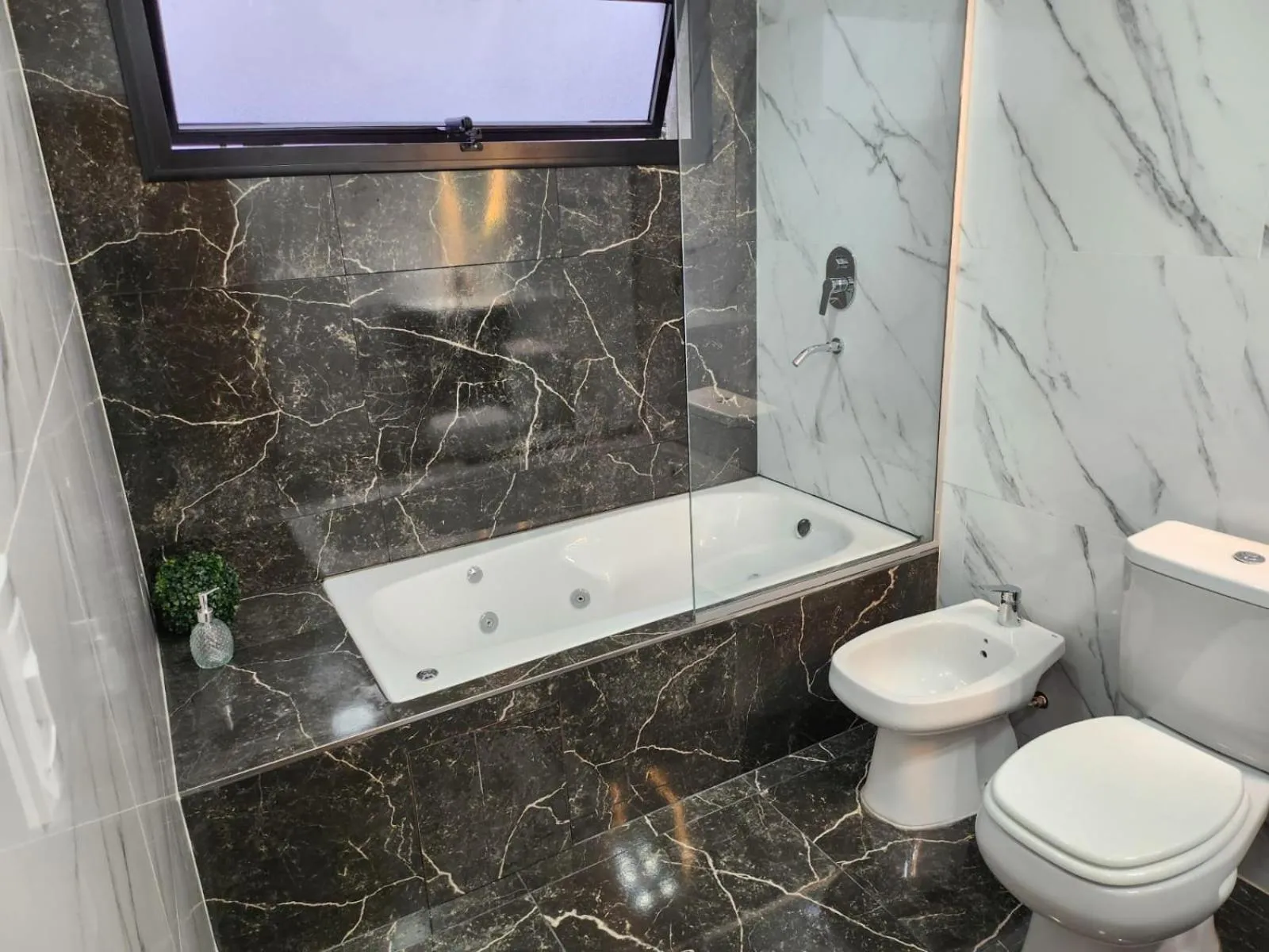 Deluxe Double Room with Bath - single occupancy in Hotel El Paraiso Boutique